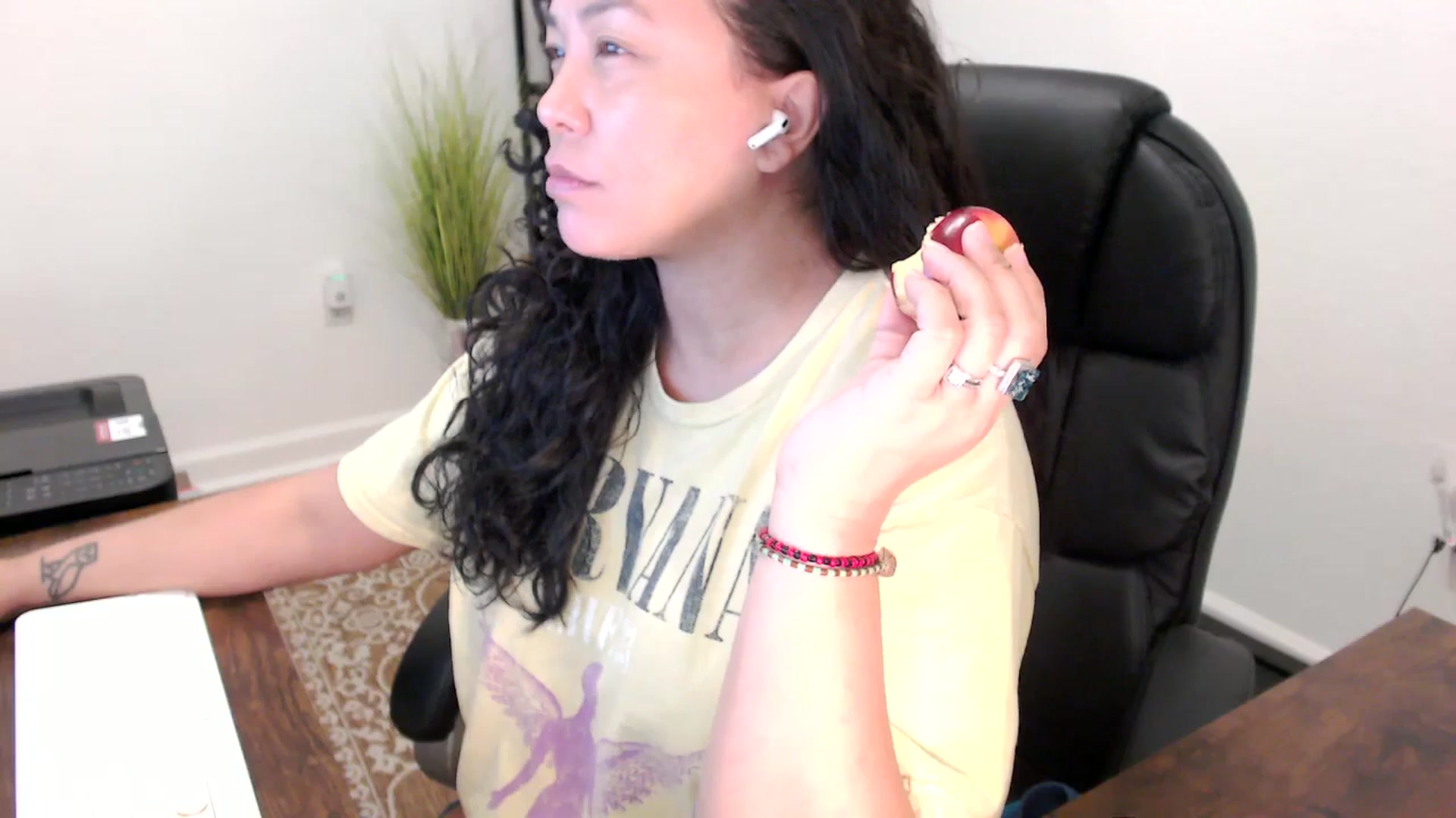 Gallery image thumbnail from MickaylaStar's myfreecams stream on, 11/12/2025, 17:52 image 3 of 20