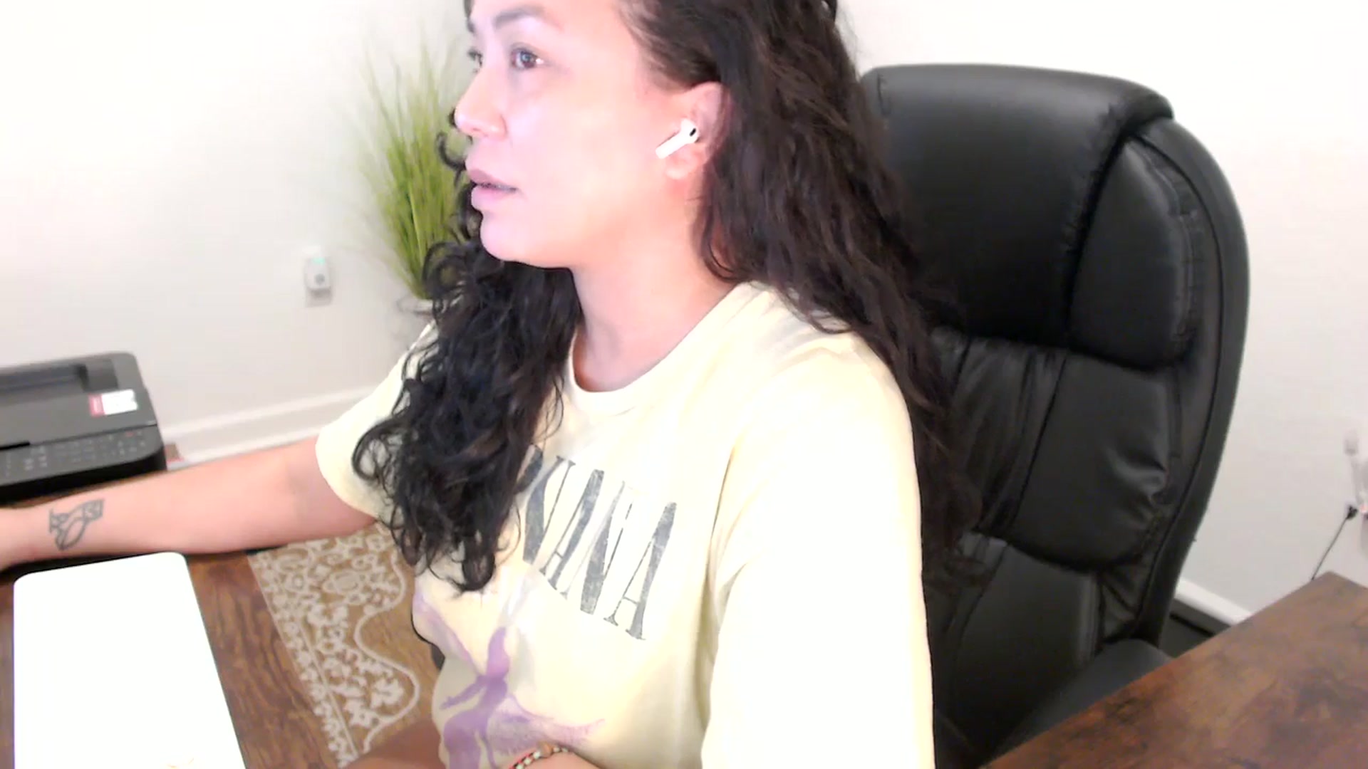 Gallery image thumbnail from MickaylaStar's myfreecams stream on, 11/12/2025, 17:52 image 8 of 20
