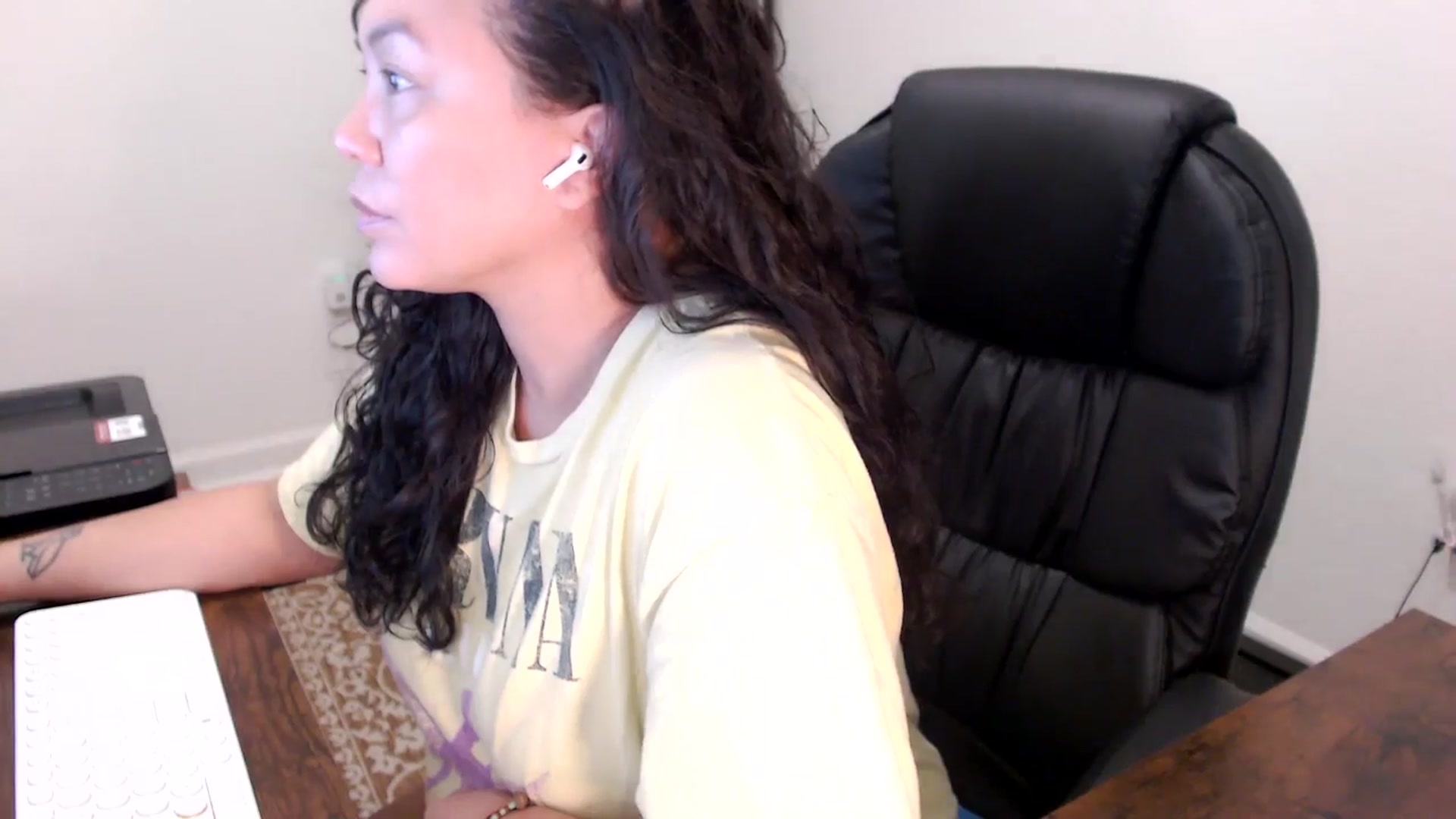 Gallery image thumbnail from MickaylaStar's myfreecams stream on, 11/12/2025, 17:52 image 15 of 20