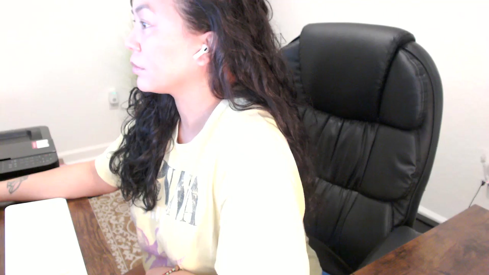 Gallery image thumbnail from MickaylaStar's myfreecams stream on, 11/12/2025, 17:52 image 16 of 20