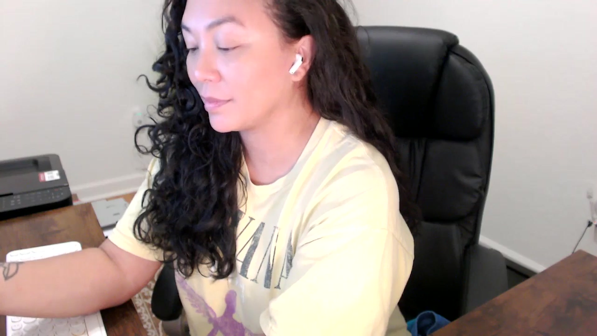 Gallery image thumbnail from MickaylaStar's myfreecams stream on, 11/12/2025, 17:52 image 10 of 20