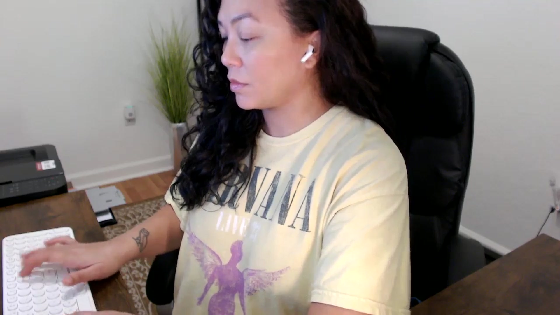 Gallery image thumbnail from MickaylaStar's myfreecams stream on, 11/12/2025, 18:43 image 5 of 20