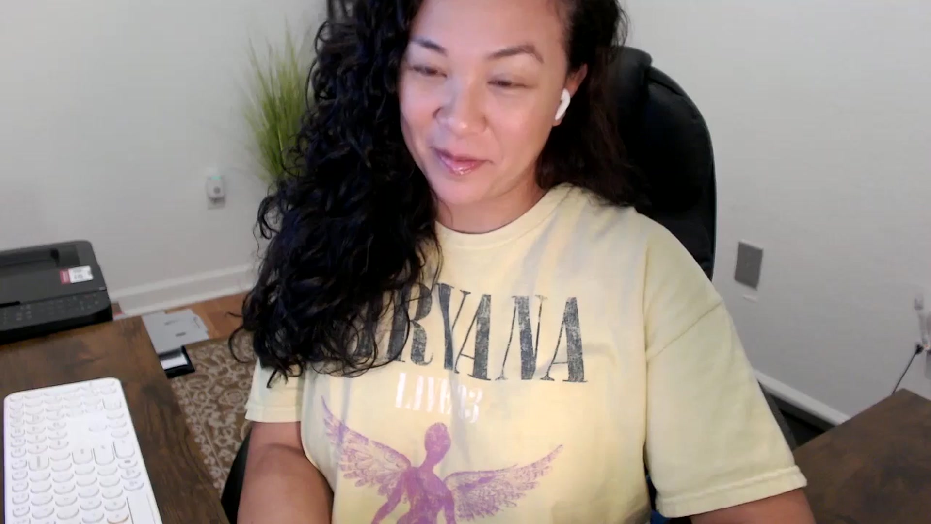 Gallery image thumbnail from MickaylaStar's myfreecams stream on, 11/12/2025, 18:43 image 15 of 20