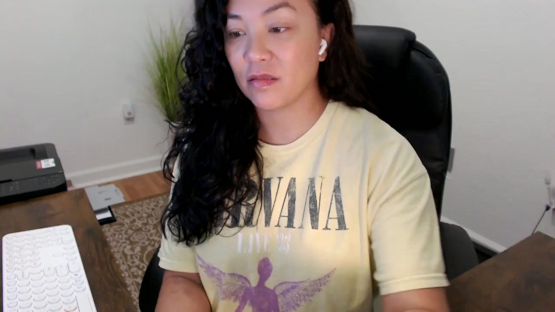 Gallery image thumbnail from MickaylaStar's myfreecams stream on, 11/12/2025, 18:43 image 6 of 20