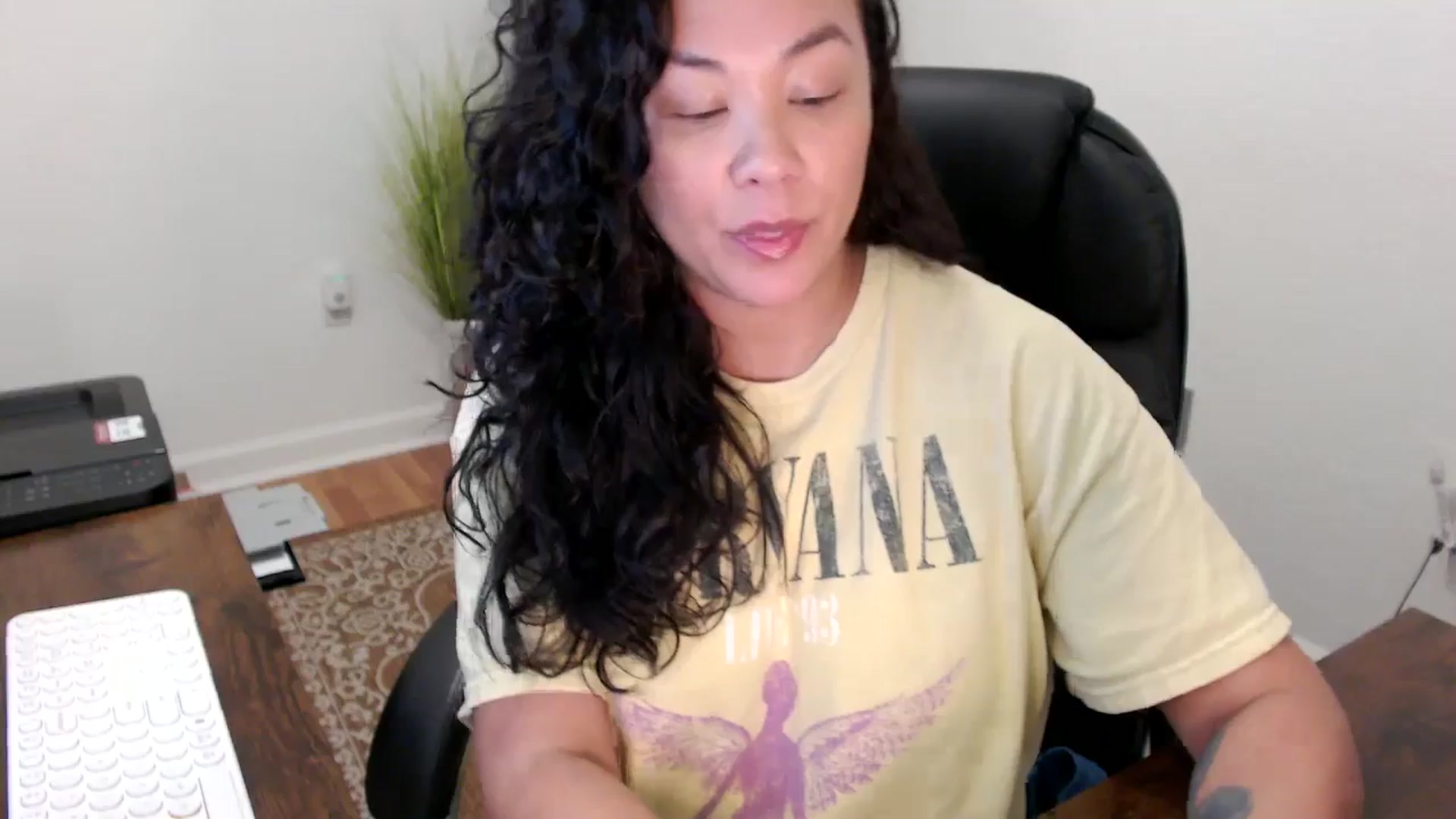 Gallery image thumbnail from MickaylaStar's myfreecams stream on, 11/12/2025, 18:43 image 2 of 20