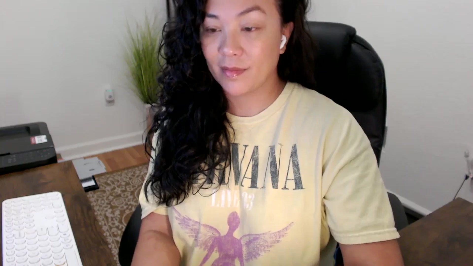 Gallery image thumbnail from MickaylaStar's myfreecams stream on, 11/12/2025, 18:43 image 4 of 20