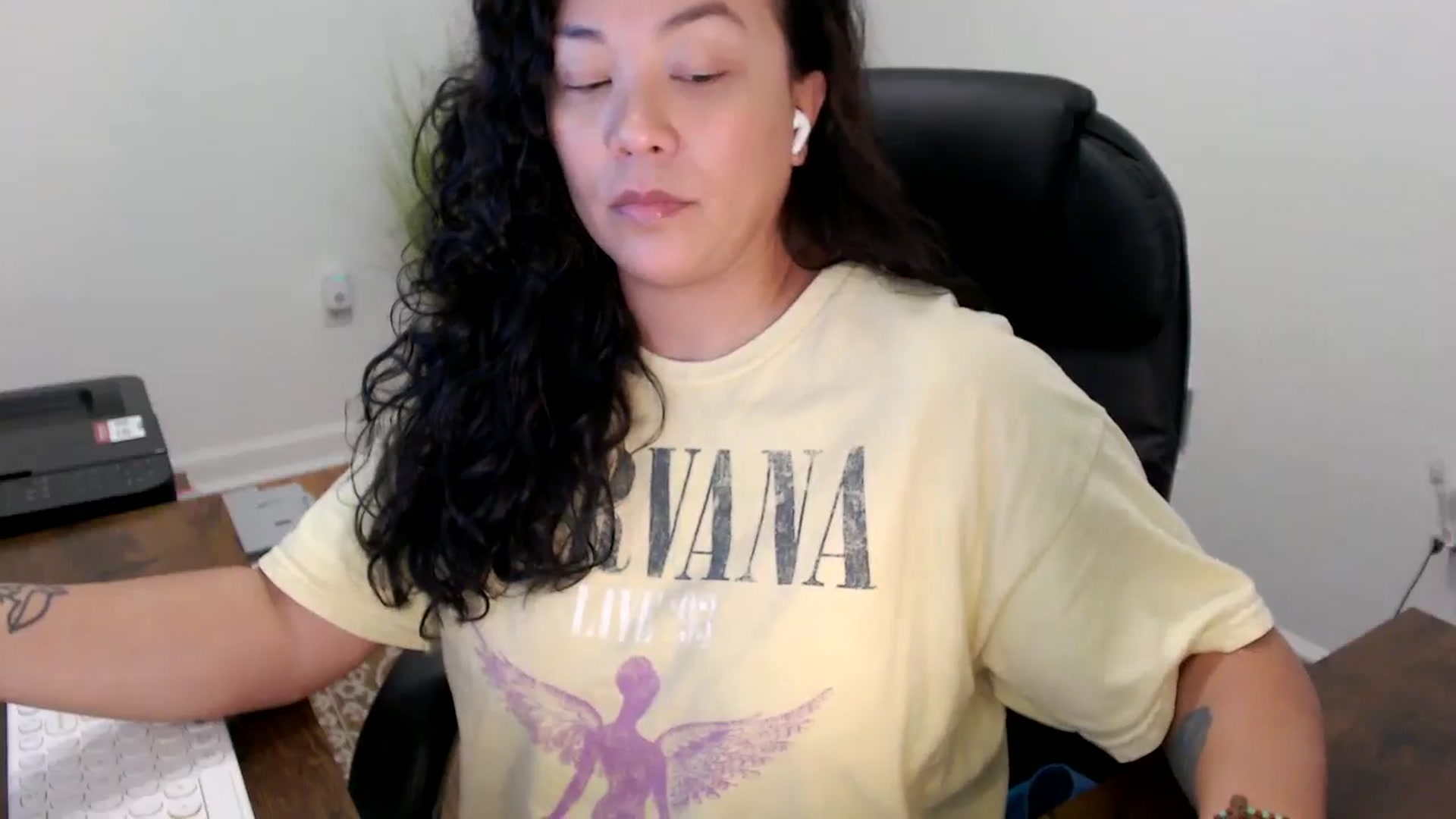 Gallery image thumbnail from MickaylaStar's myfreecams stream on, 11/12/2025, 18:43 image 16 of 20