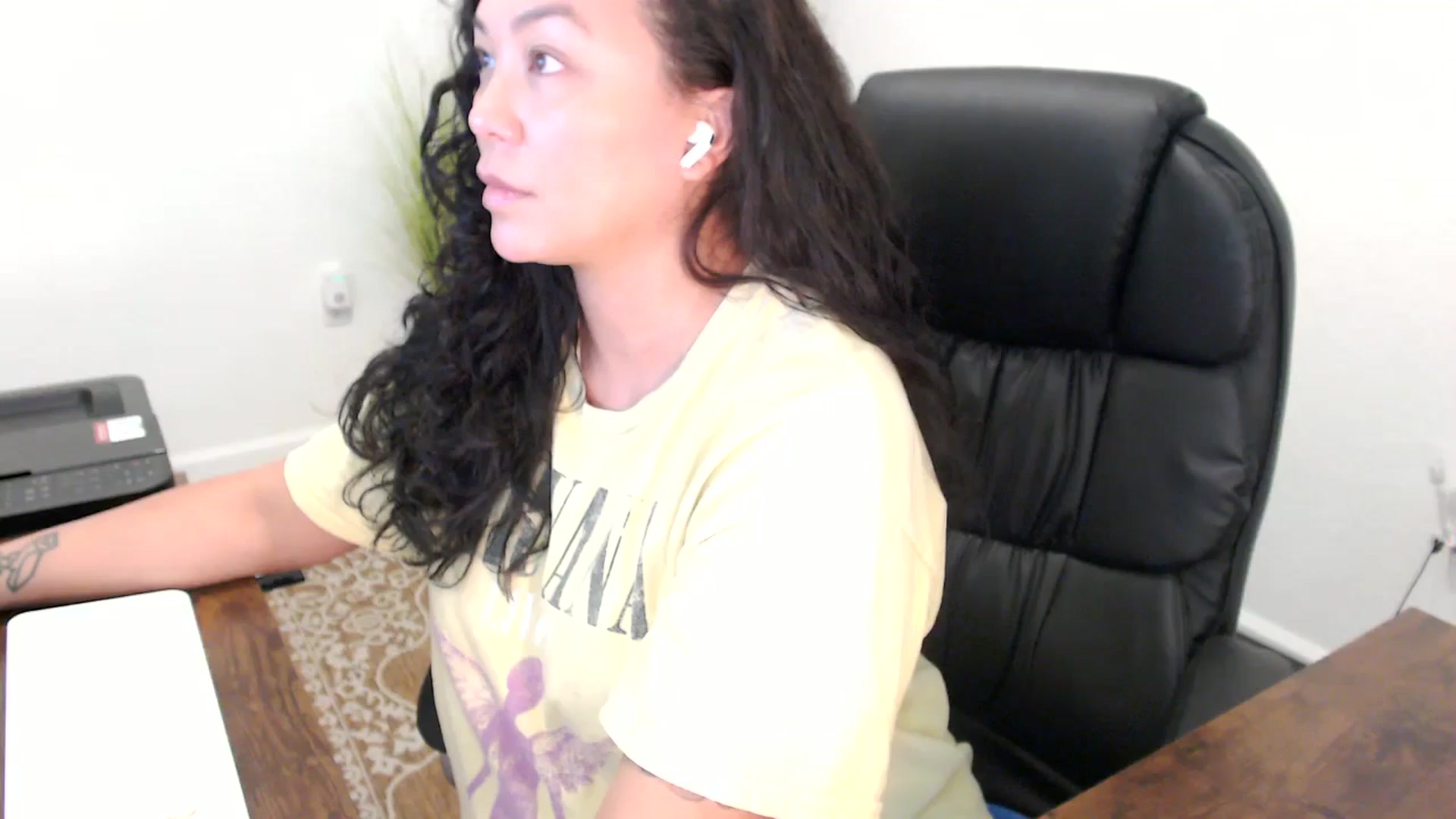 Gallery image thumbnail from MickaylaStar's myfreecams stream on, 11/12/2025, 19:10 image 18 of 20