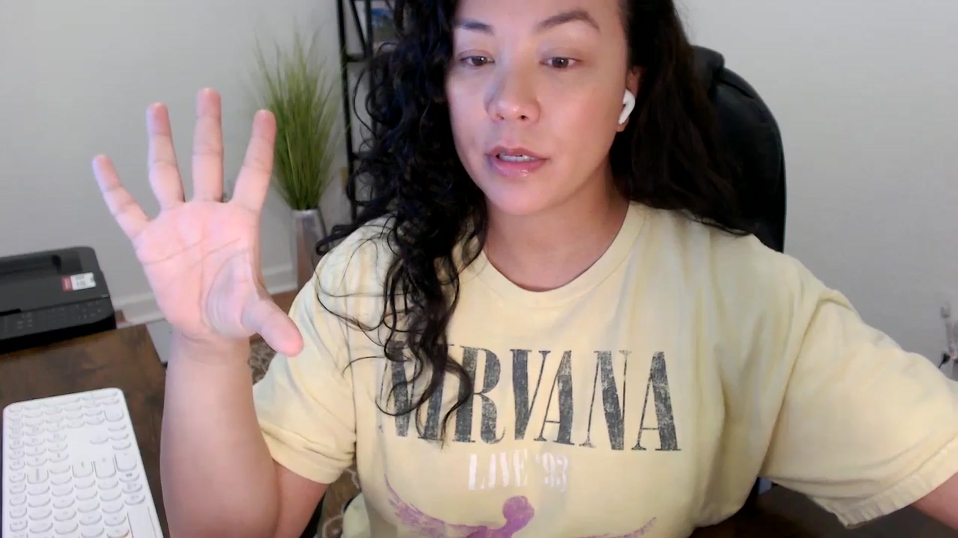Gallery image thumbnail from MickaylaStar's myfreecams stream on, 11/12/2025, 19:10 image 2 of 20