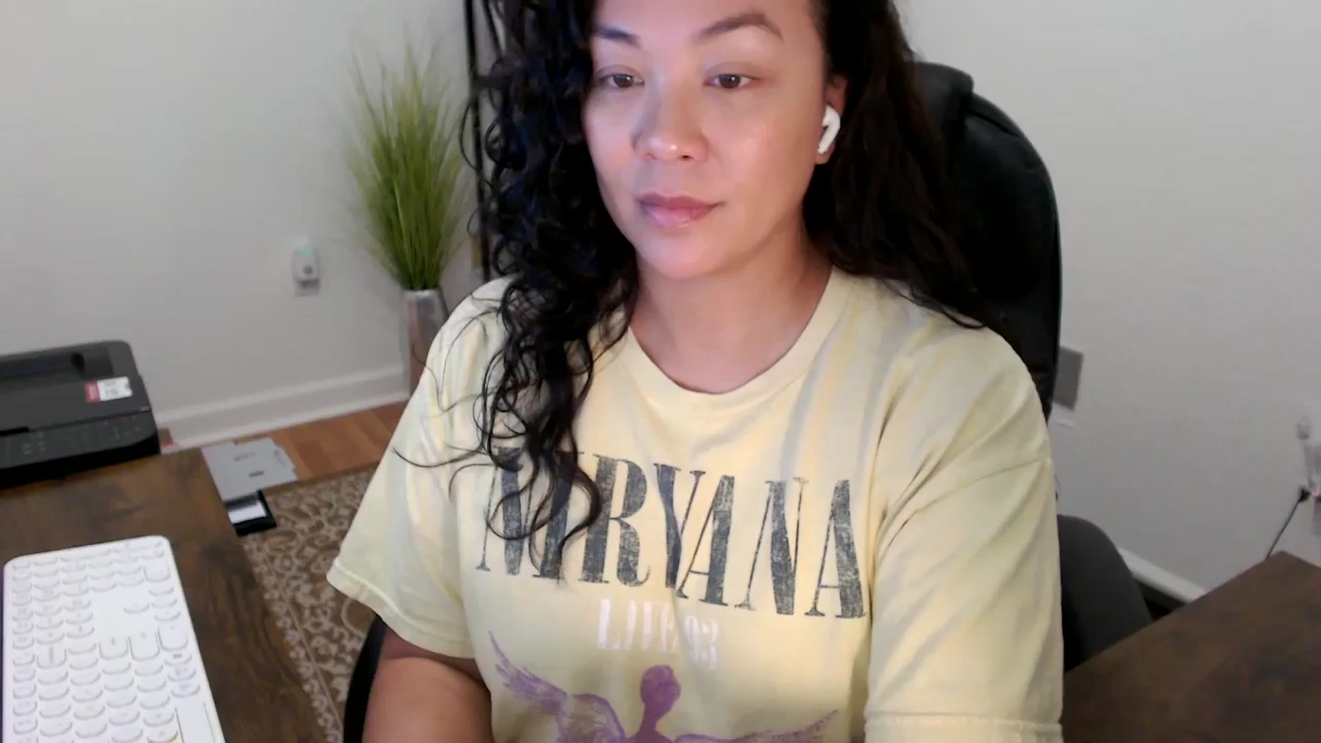 Gallery image thumbnail from MickaylaStar's myfreecams stream on, 11/12/2025, 19:10 image 8 of 20