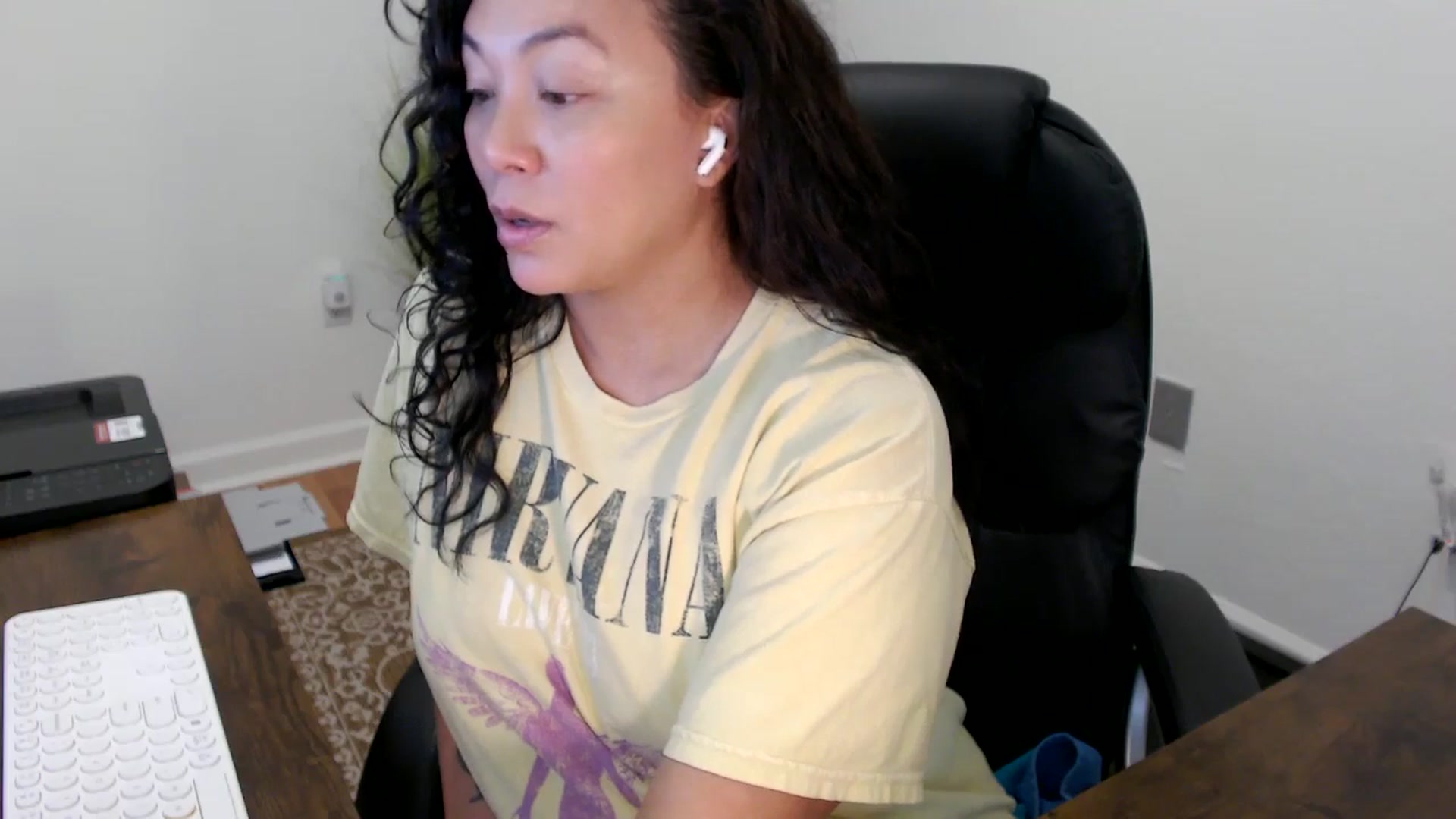 Gallery image thumbnail from MickaylaStar's myfreecams stream on, 11/12/2025, 19:10 image 7 of 20