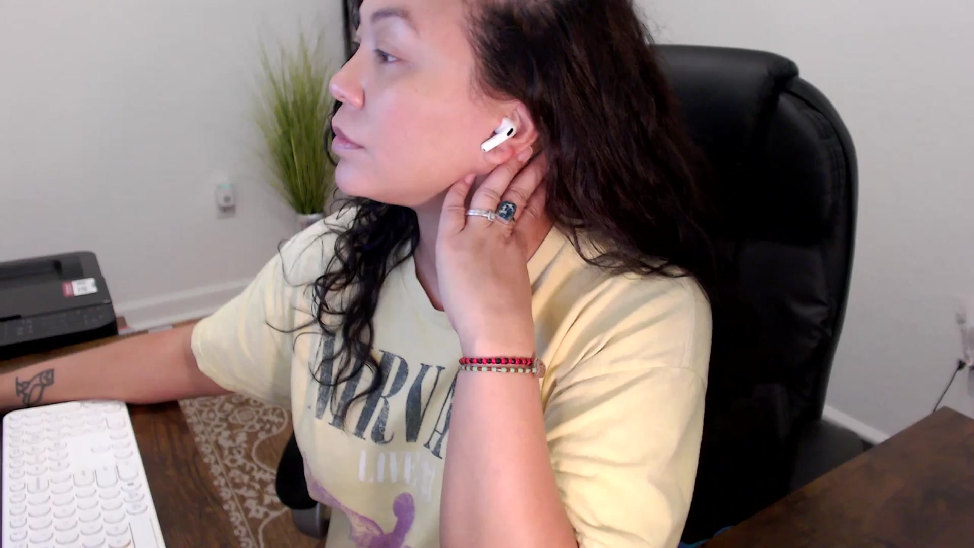 Gallery image thumbnail from MickaylaStar's myfreecams stream on, 11/12/2025, 19:10 image 9 of 20