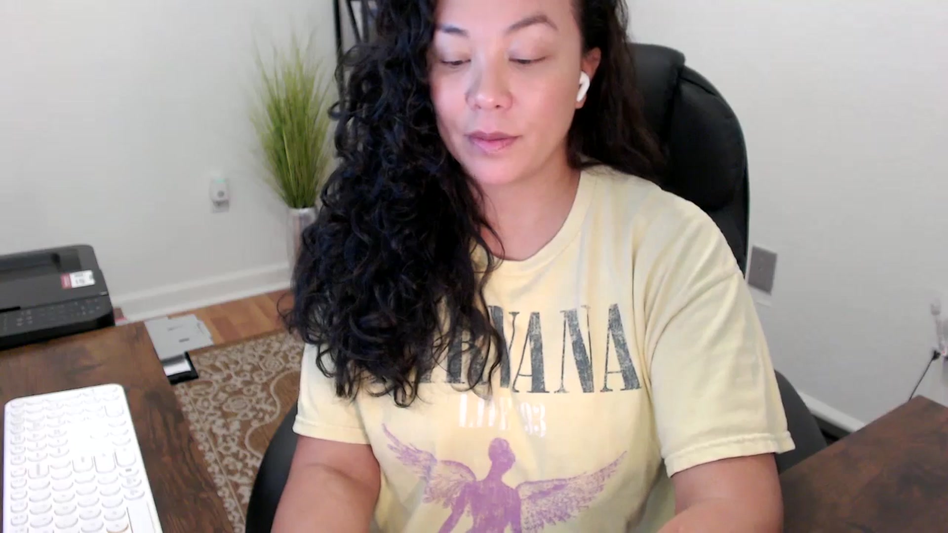 Gallery image thumbnail from MickaylaStar's myfreecams stream on, 11/12/2025, 19:10 image 14 of 20