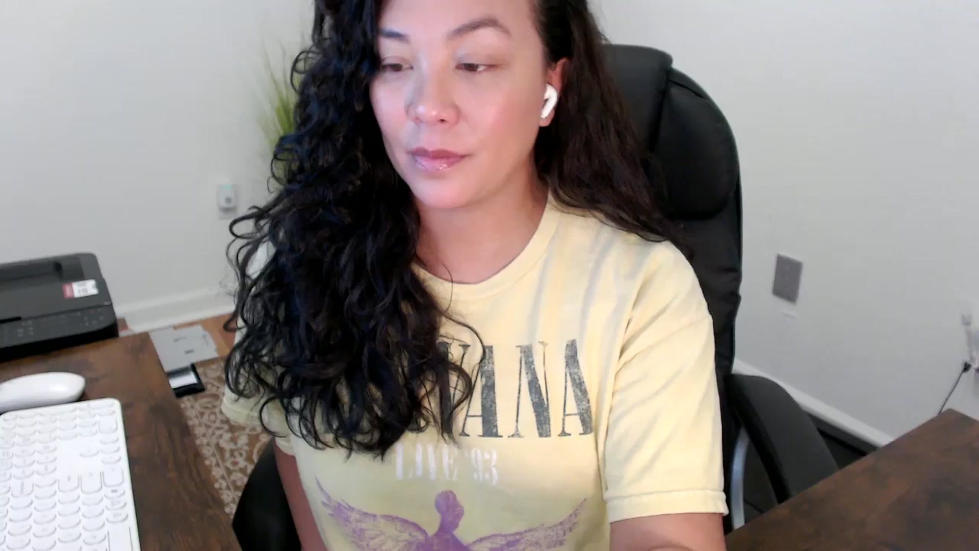 Gallery image thumbnail from MickaylaStar's myfreecams stream on, 11/12/2025, 19:59 image 15 of 20