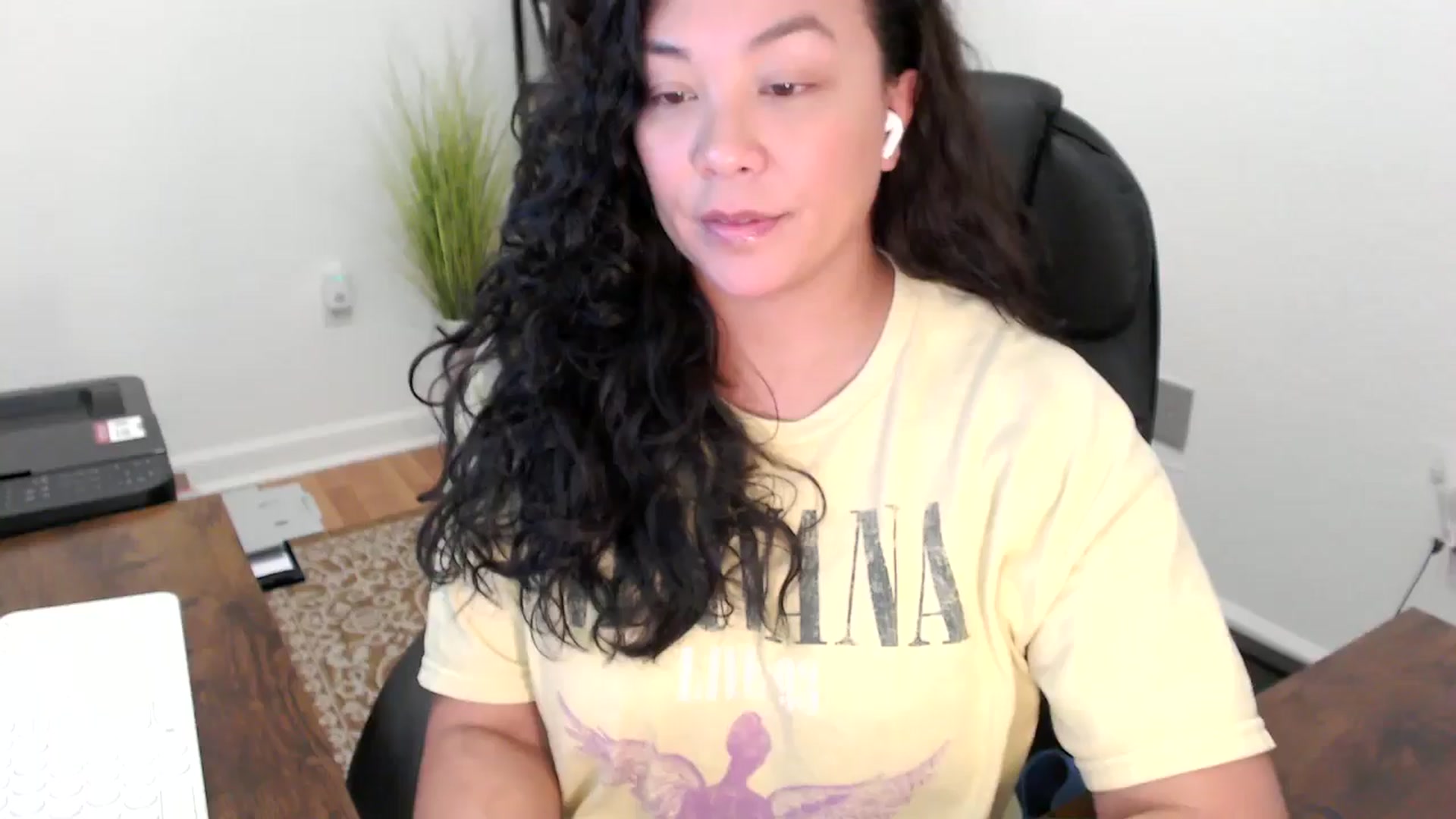 Gallery image thumbnail from MickaylaStar's myfreecams stream on, 11/12/2025, 19:59 image 6 of 20