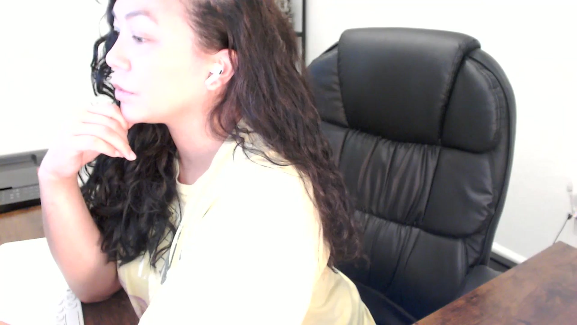 Gallery image thumbnail from MickaylaStar's myfreecams stream on, 11/12/2025, 19:59 image 4 of 20
