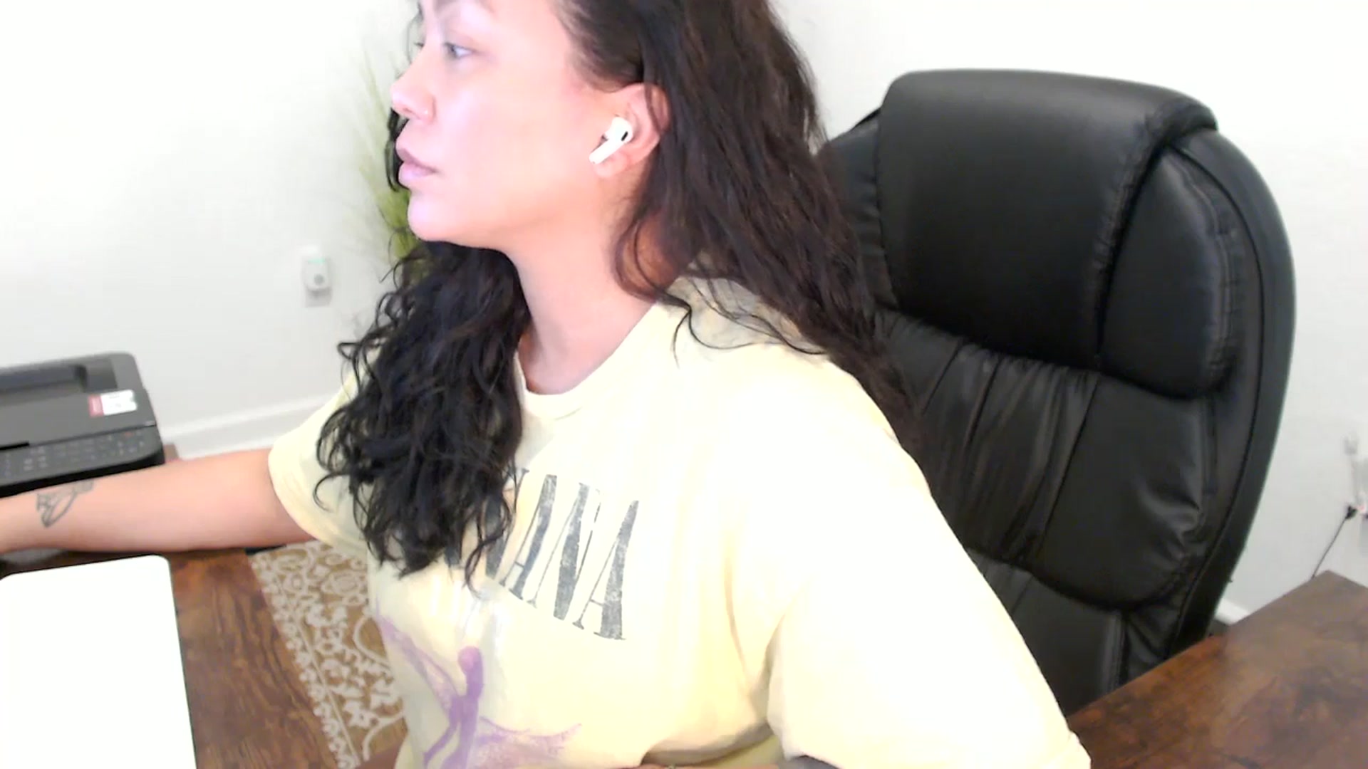 Gallery image thumbnail from MickaylaStar's myfreecams stream on, 11/12/2025, 19:59 image 9 of 20