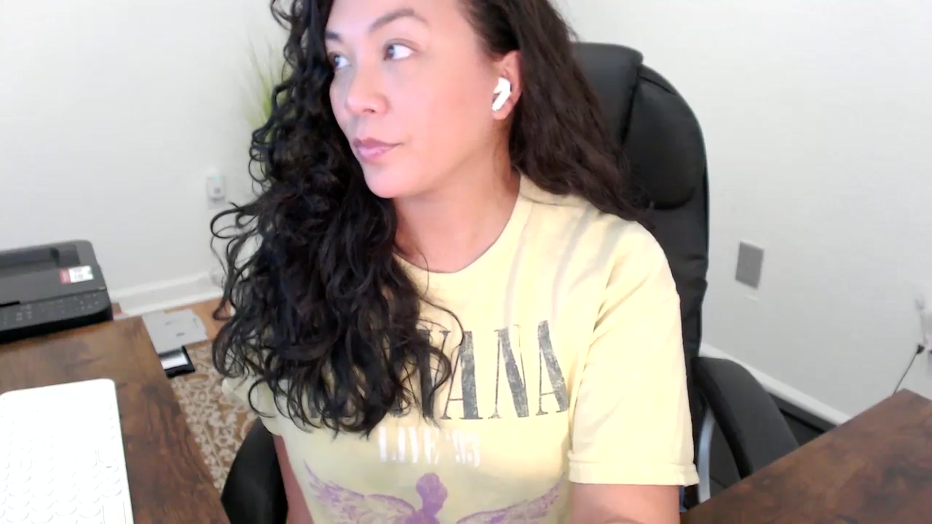 Gallery image thumbnail from MickaylaStar's myfreecams stream on, 11/12/2025, 19:59 image 14 of 20