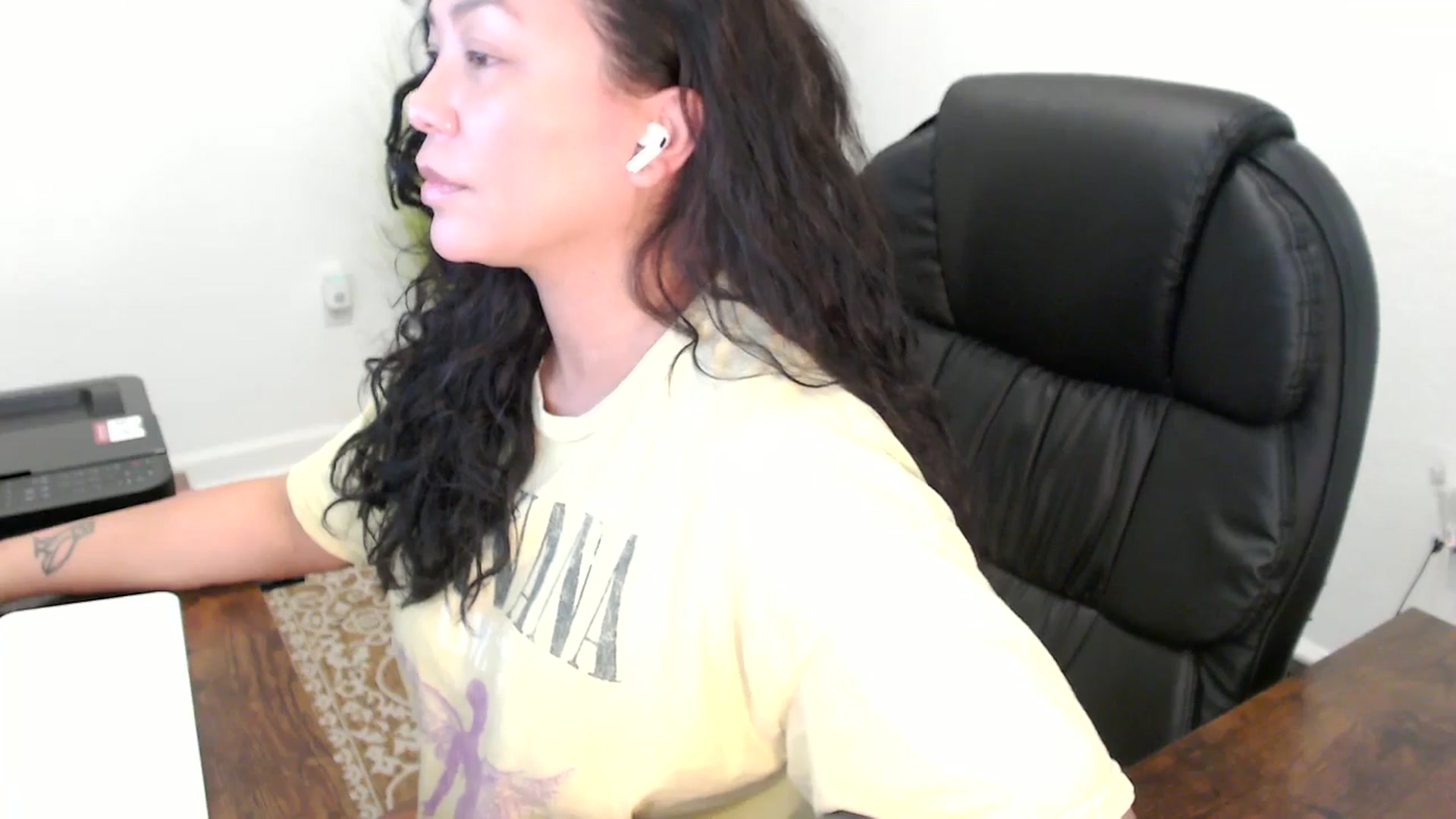 Gallery image thumbnail from MickaylaStar's myfreecams stream on, 11/12/2025, 19:59 image 12 of 20