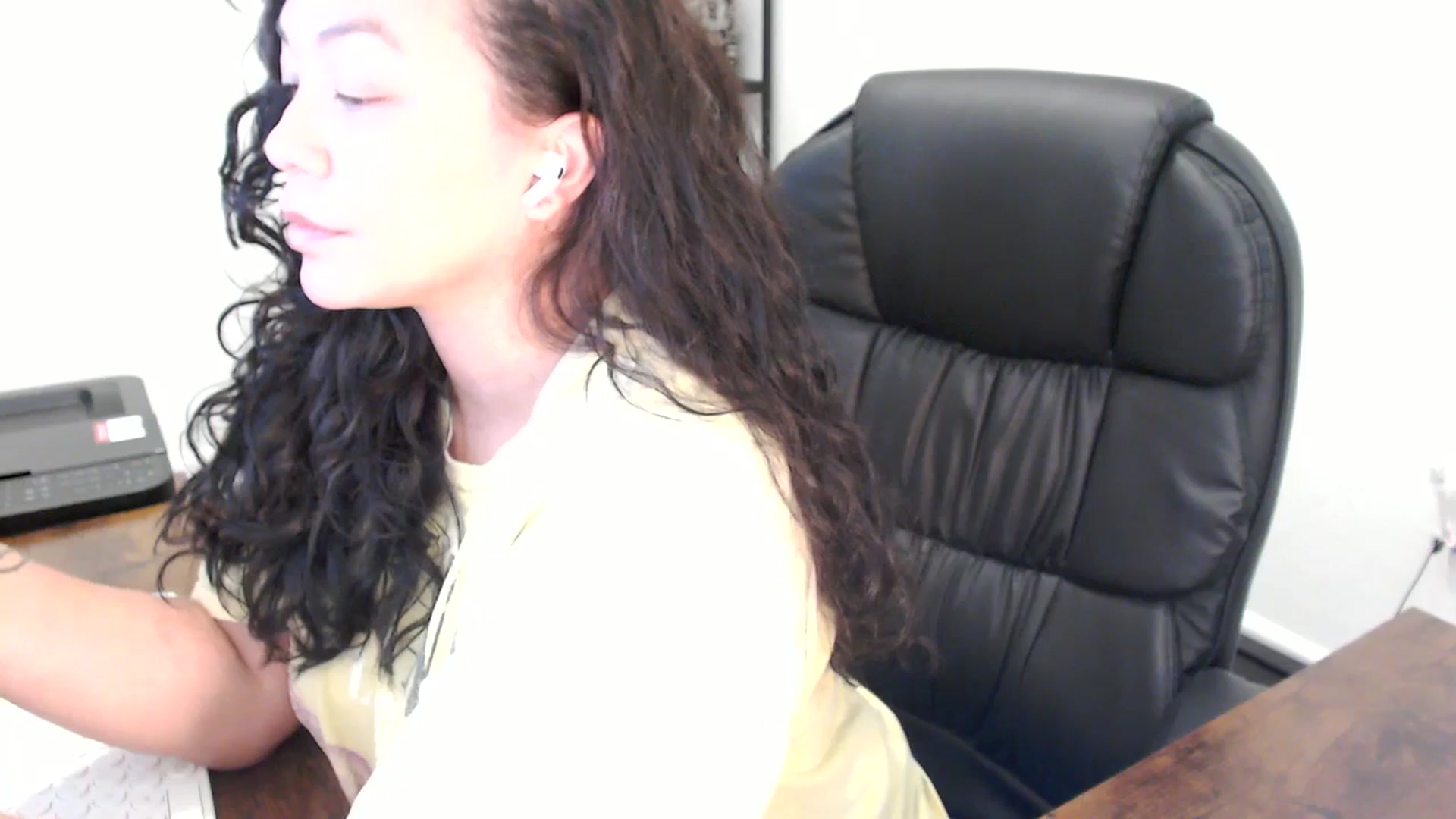 Gallery image thumbnail from MickaylaStar's myfreecams stream on, 11/12/2025, 19:59 image 3 of 20