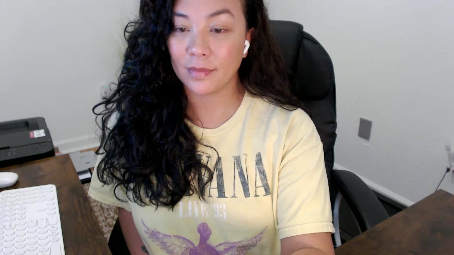 Gallery image thumbnail from MickaylaStar's myfreecams stream on, 11/12/2025, 19:59 image 16 of 20