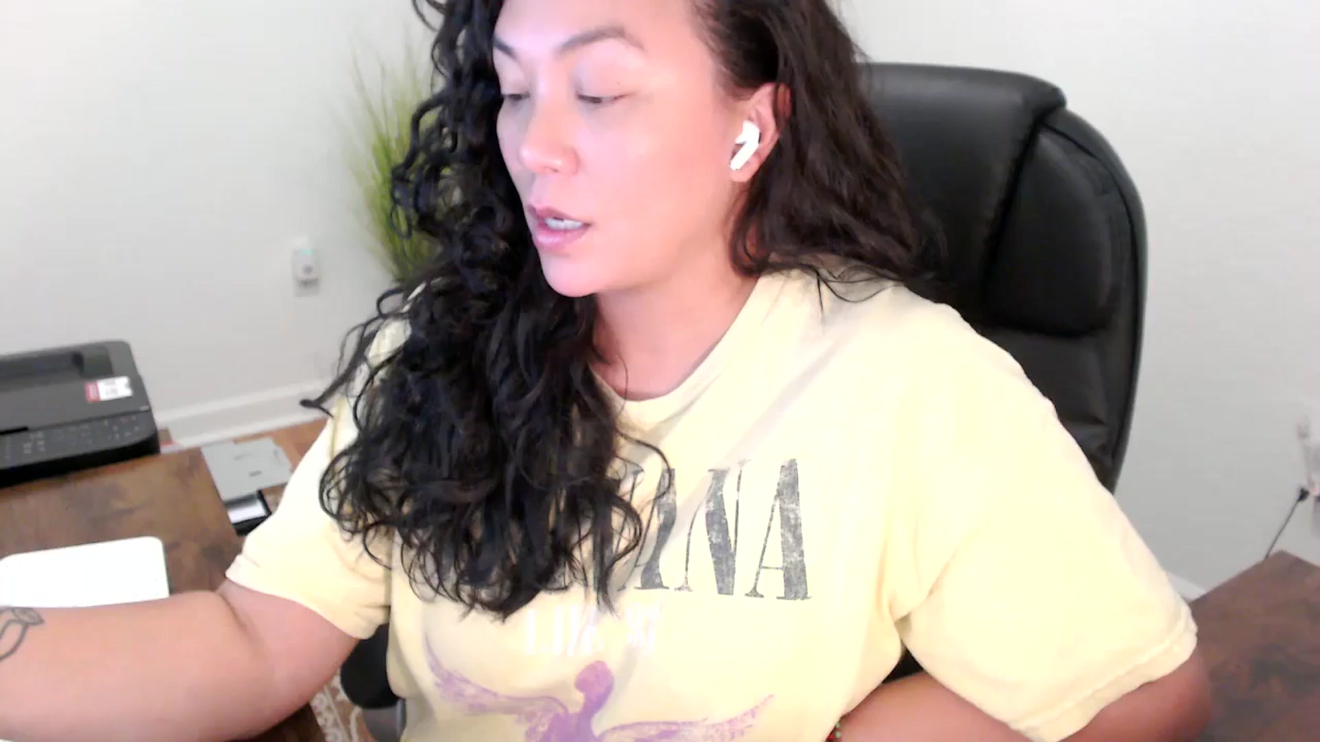 Gallery image thumbnail from MickaylaStar's myfreecams stream on, 11/12/2025, 19:59 image 7 of 20