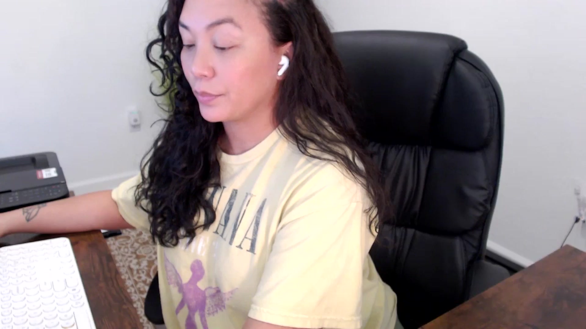 Gallery image thumbnail from MickaylaStar's myfreecams stream on, 11/12/2025, 20:51 image 20 of 20