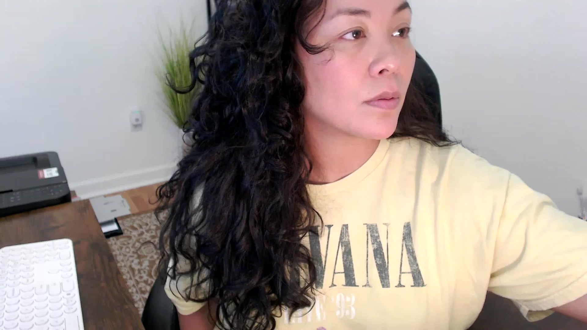 Gallery image thumbnail from MickaylaStar's myfreecams stream on, 11/12/2025, 20:51 image 17 of 20