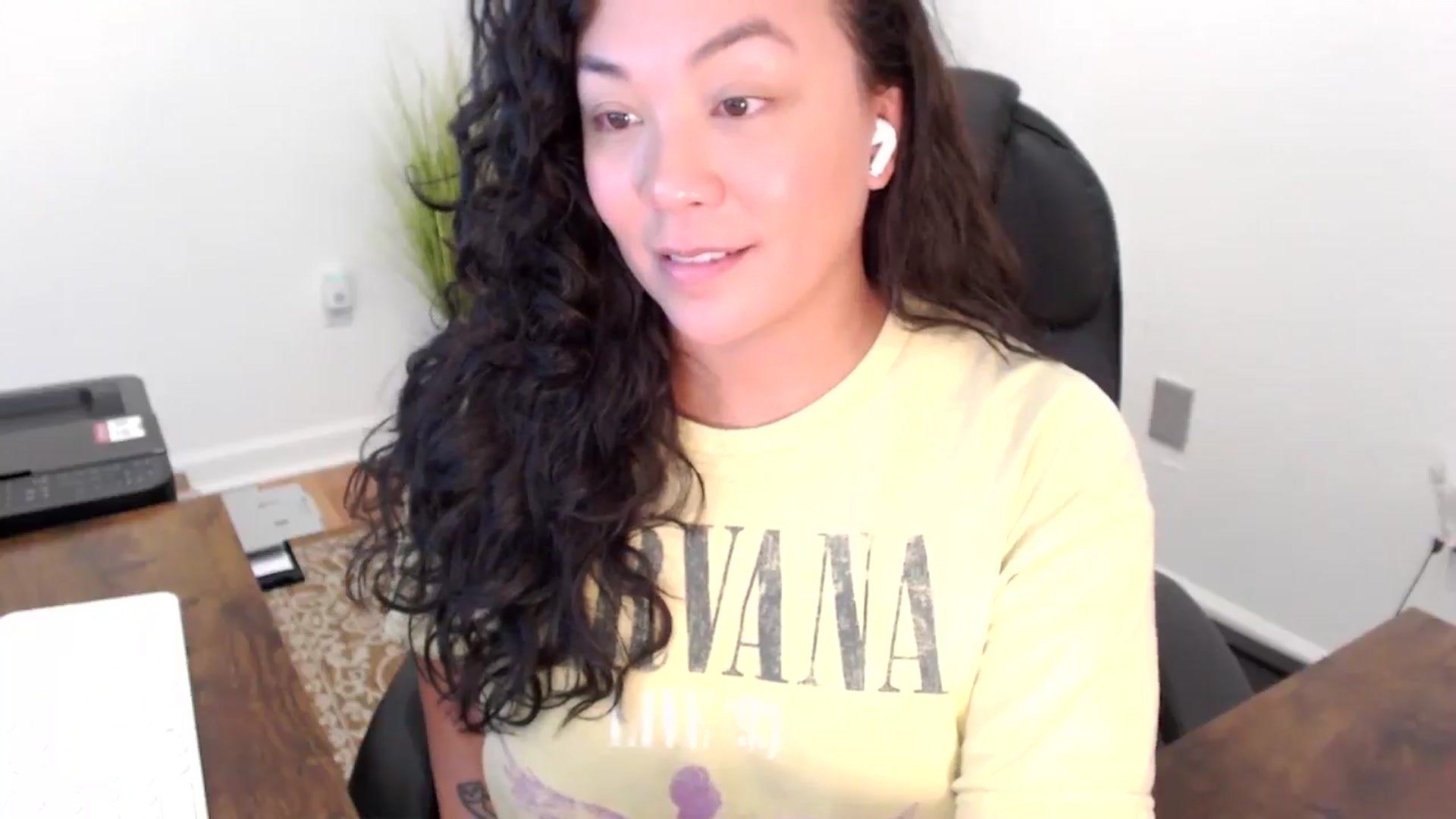 Gallery image thumbnail from MickaylaStar's myfreecams stream on, 11/12/2025, 20:51 image 15 of 20