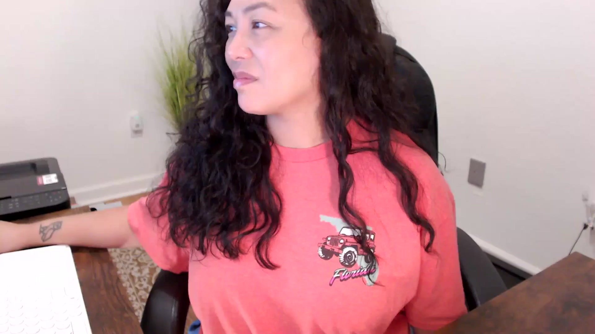 Gallery image thumbnail from MickaylaStar's myfreecams stream on, 11/13/2025, 16:00 image 9 of 20