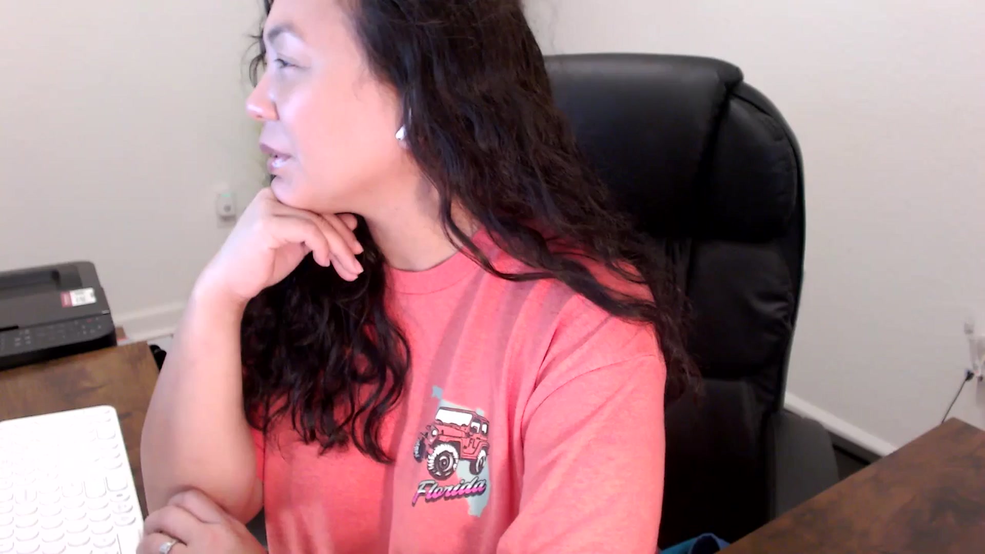 Gallery image thumbnail from MickaylaStar's myfreecams stream on, 11/13/2025, 16:00 image 17 of 20