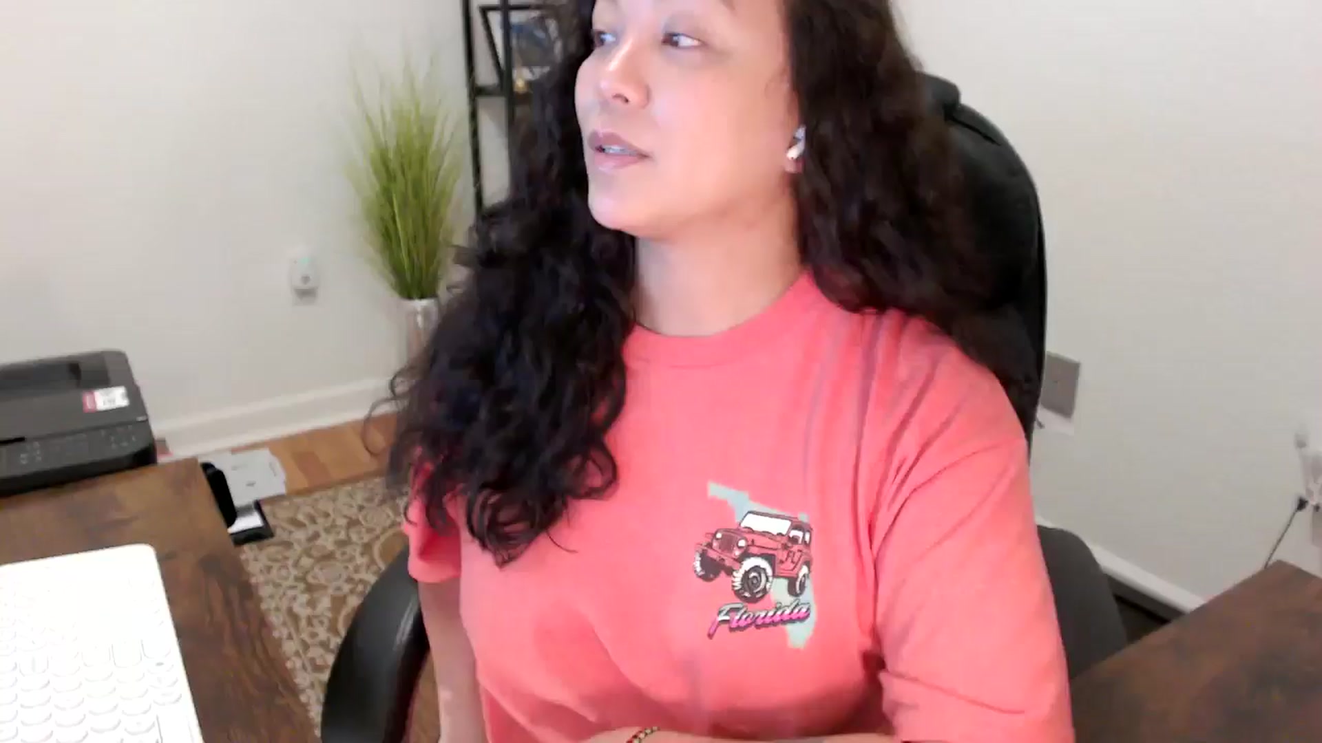 Gallery image thumbnail from MickaylaStar's myfreecams stream on, 11/13/2025, 16:34 image 11 of 20