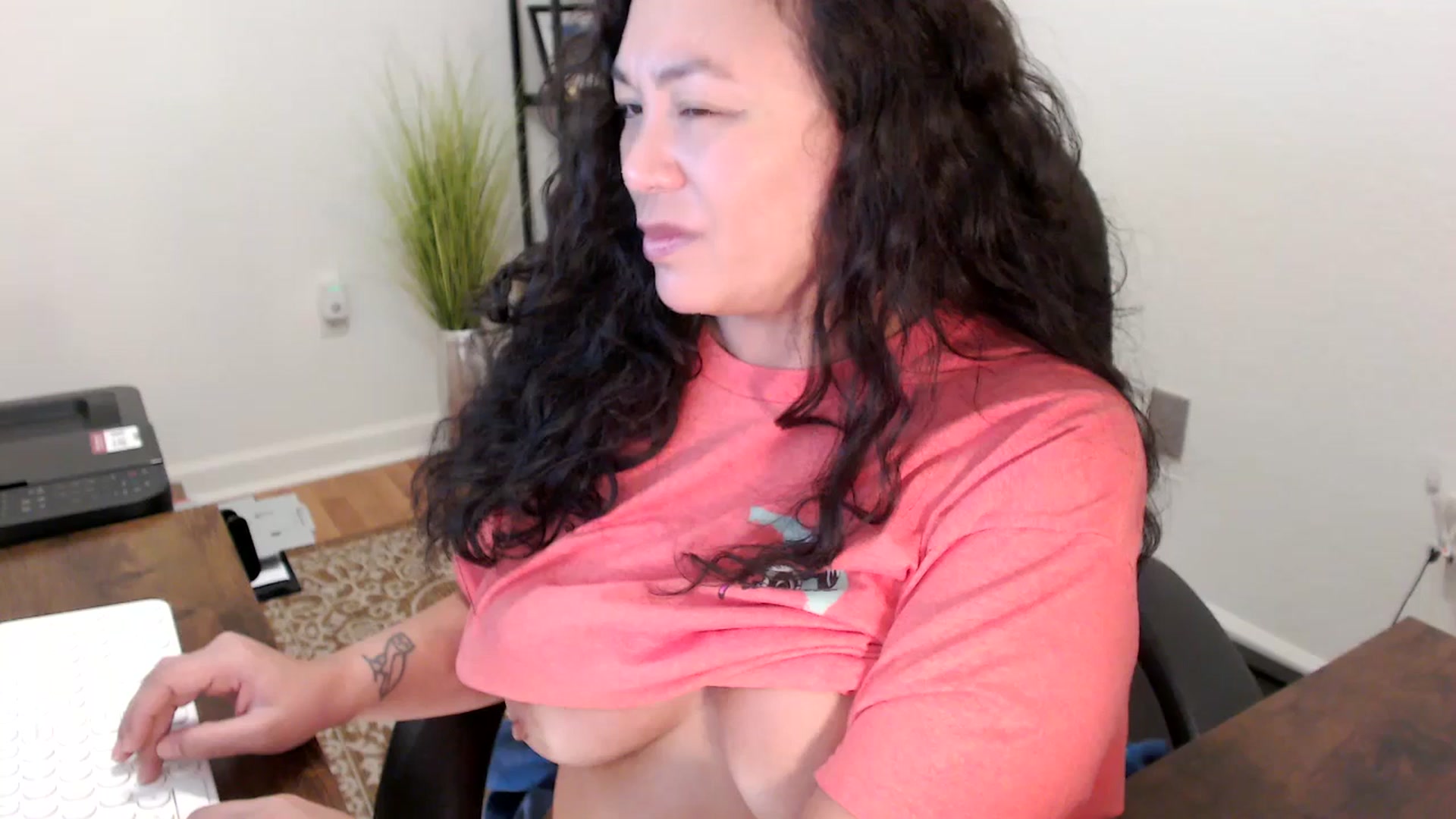 Gallery image thumbnail from MickaylaStar's myfreecams stream on, 11/13/2025, 16:34 image 5 of 20