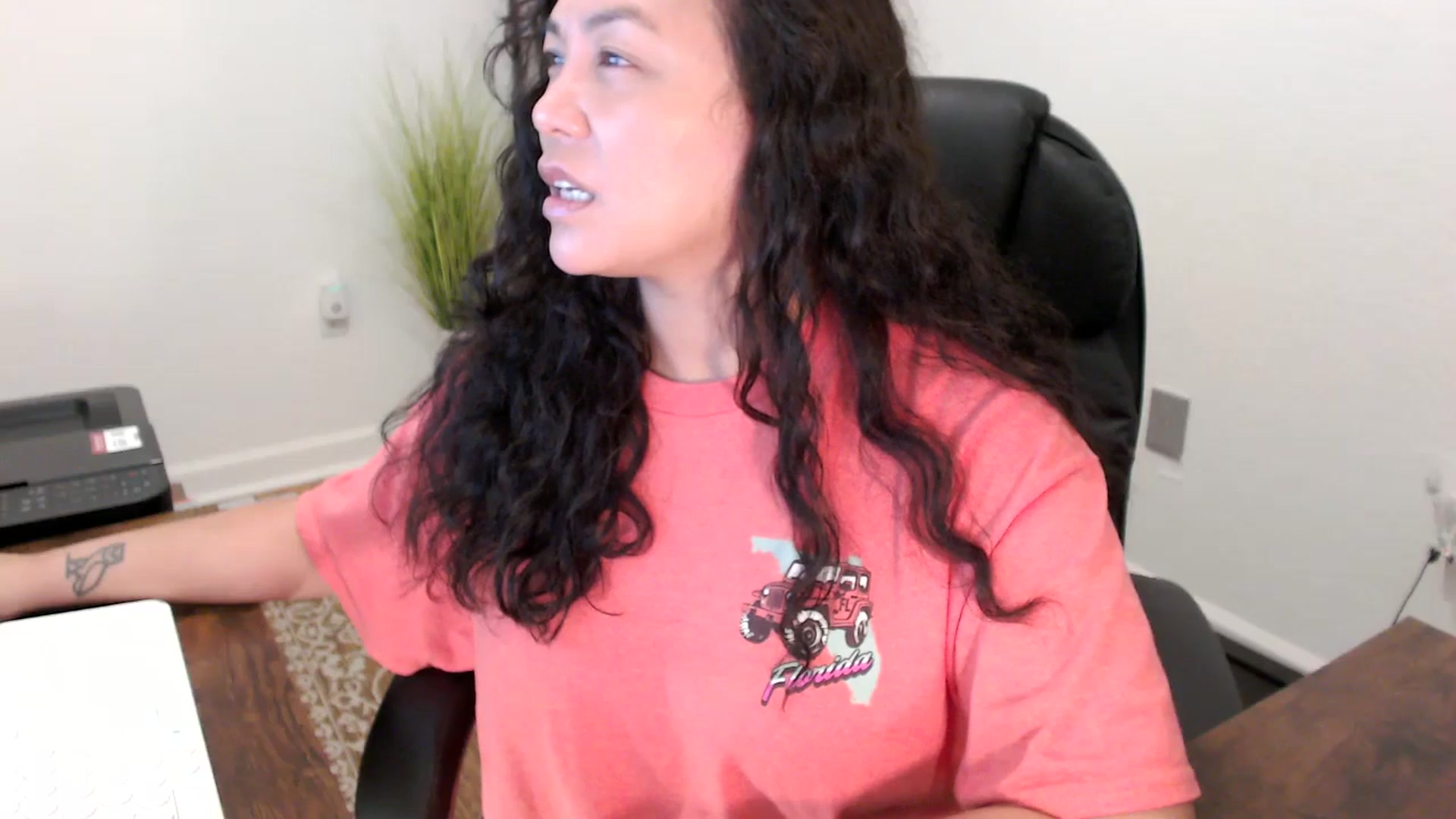 Gallery image thumbnail from MickaylaStar's myfreecams stream on, 11/13/2025, 16:34 image 15 of 20