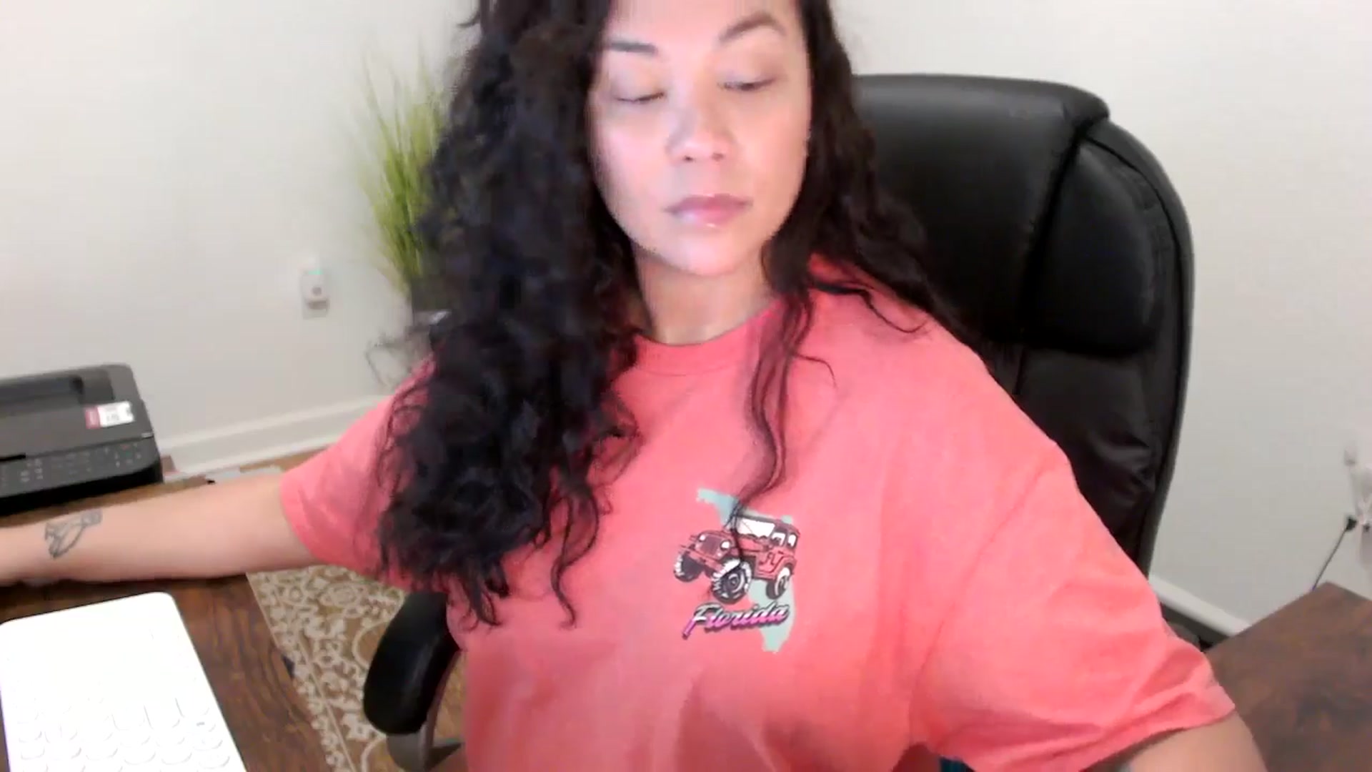 Gallery image thumbnail from MickaylaStar's myfreecams stream on, 11/13/2025, 17:46 image 4 of 20