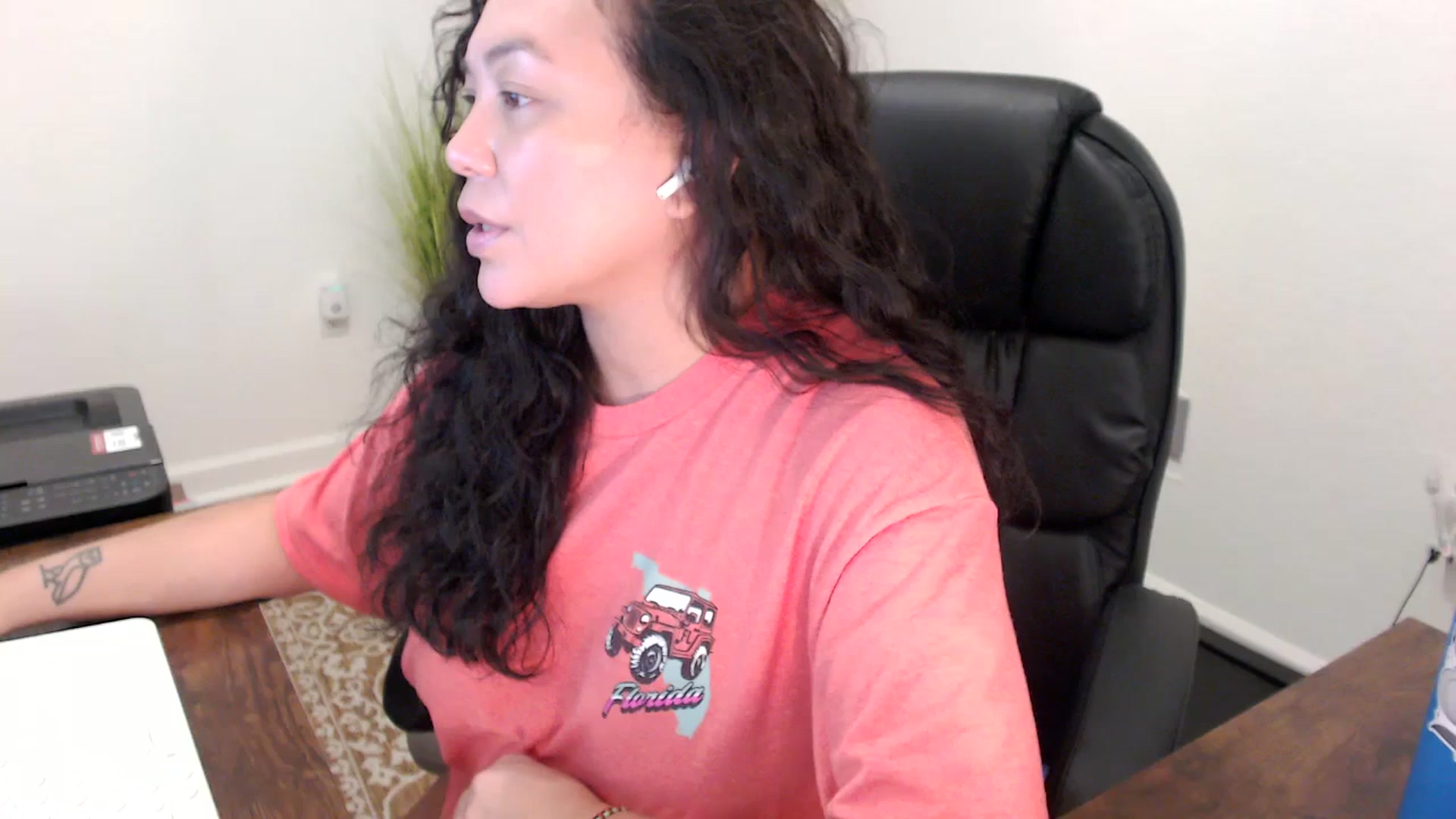 Gallery image thumbnail from MickaylaStar's myfreecams stream on, 11/13/2025, 19:22 image 5 of 20