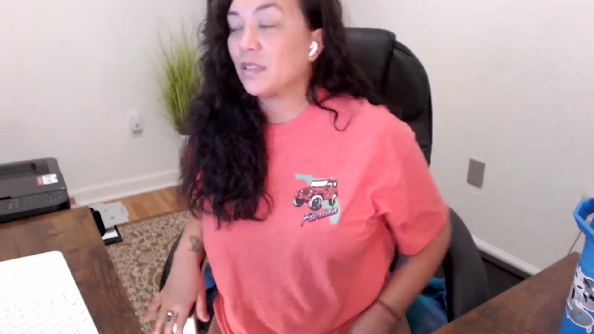 Gallery image thumbnail from MickaylaStar's myfreecams stream on, 11/13/2025, 19:22 image 10 of 20