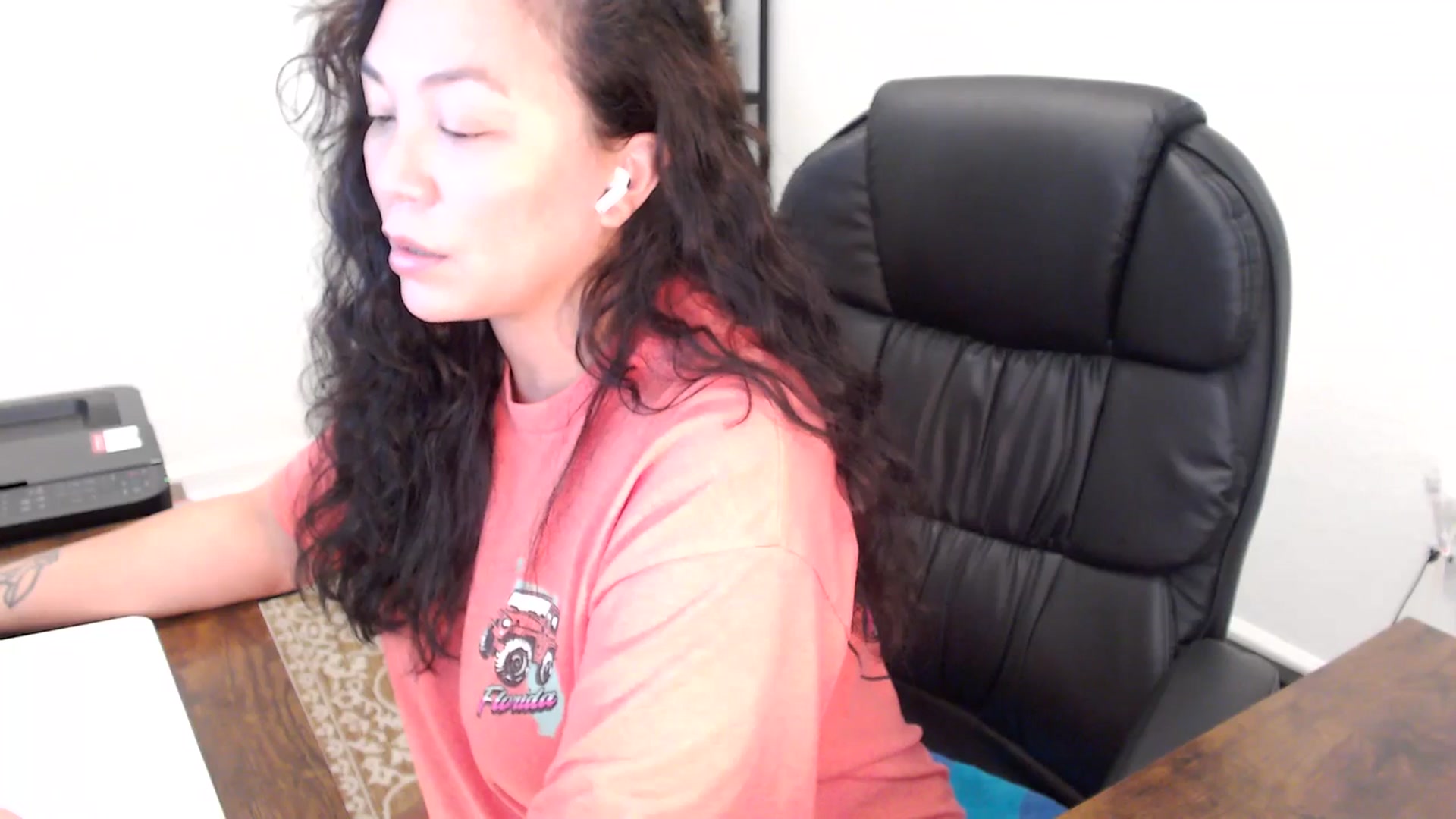 Gallery image thumbnail from MickaylaStar's myfreecams stream on, 11/13/2025, 20:28 image 8 of 20