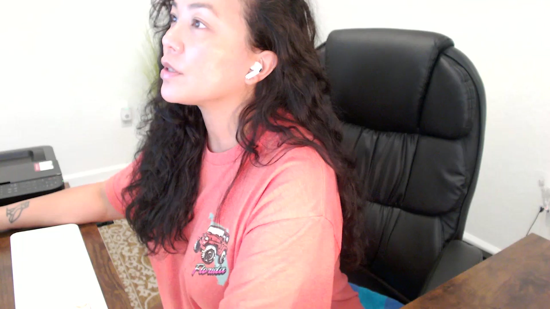 Gallery image thumbnail from MickaylaStar's myfreecams stream on, 11/13/2025, 20:28 image 18 of 20