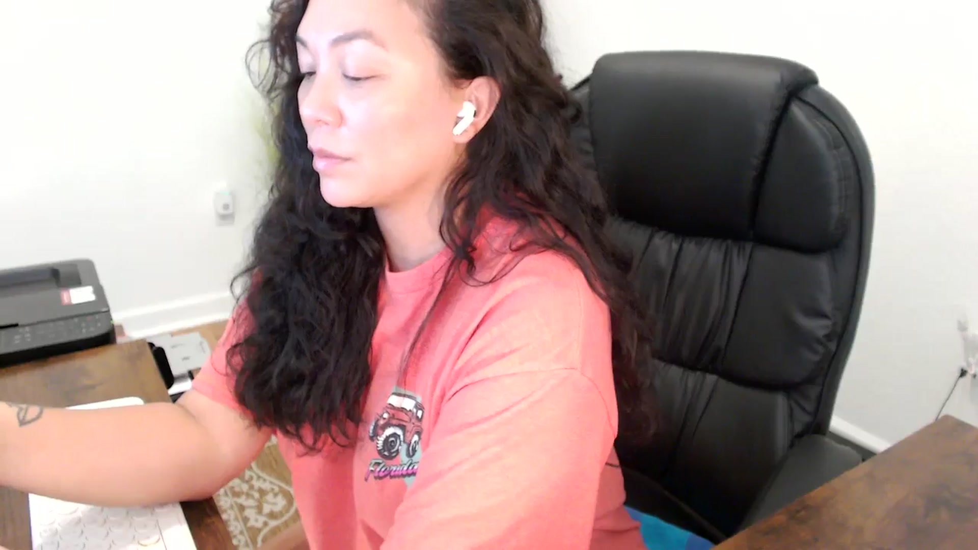 Gallery image thumbnail from MickaylaStar's myfreecams stream on, 11/13/2025, 20:28 image 16 of 20