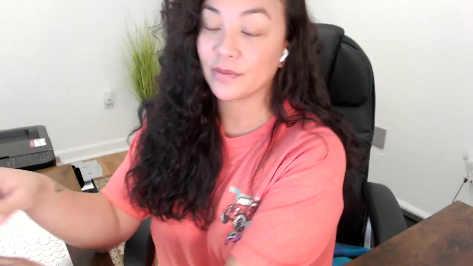 Gallery image thumbnail from MickaylaStar's myfreecams stream on, 11/13/2025, 20:28 image 1 of 20