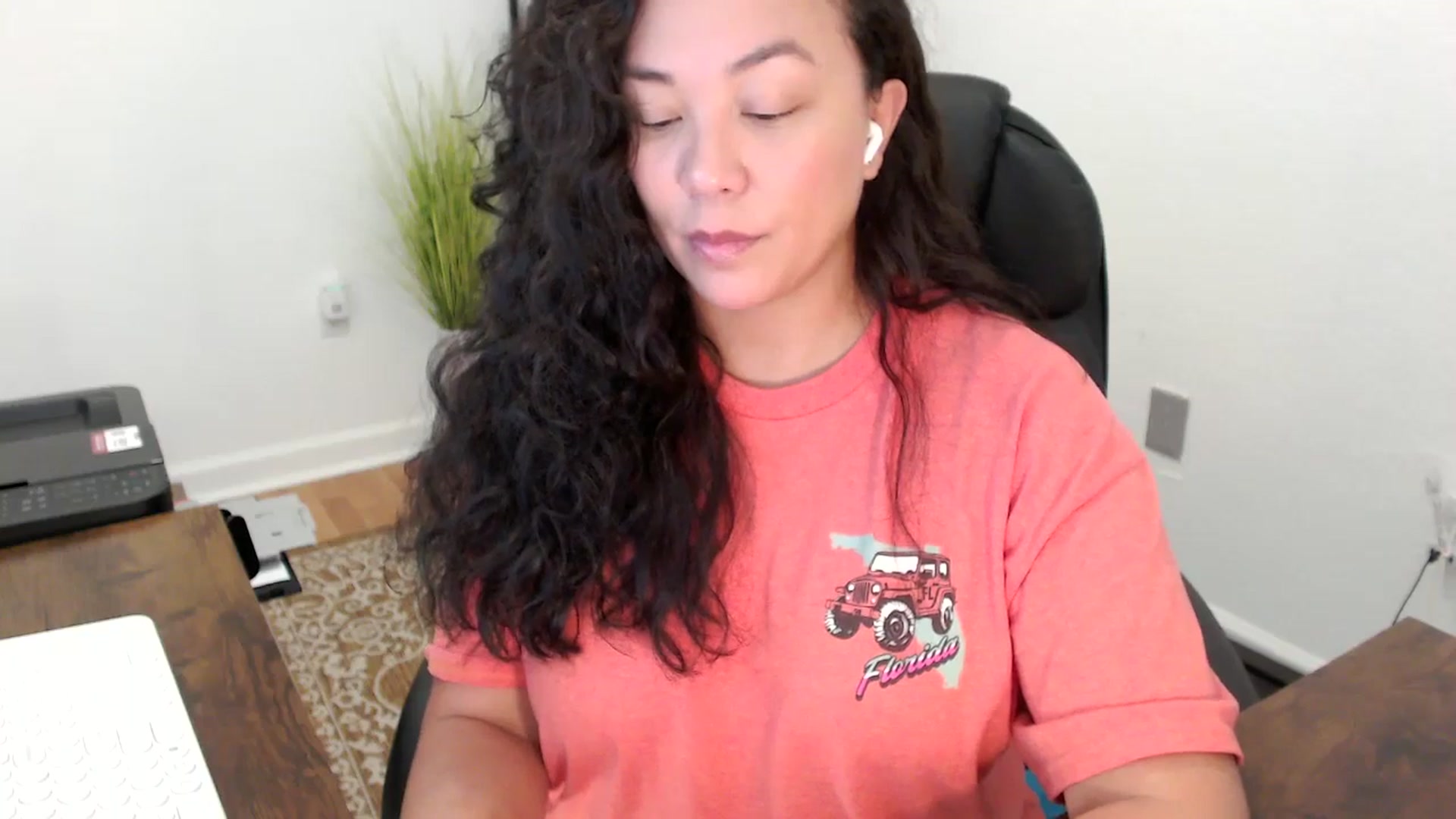 Gallery image thumbnail from MickaylaStar's myfreecams stream on, 11/13/2025, 20:28 image 2 of 20