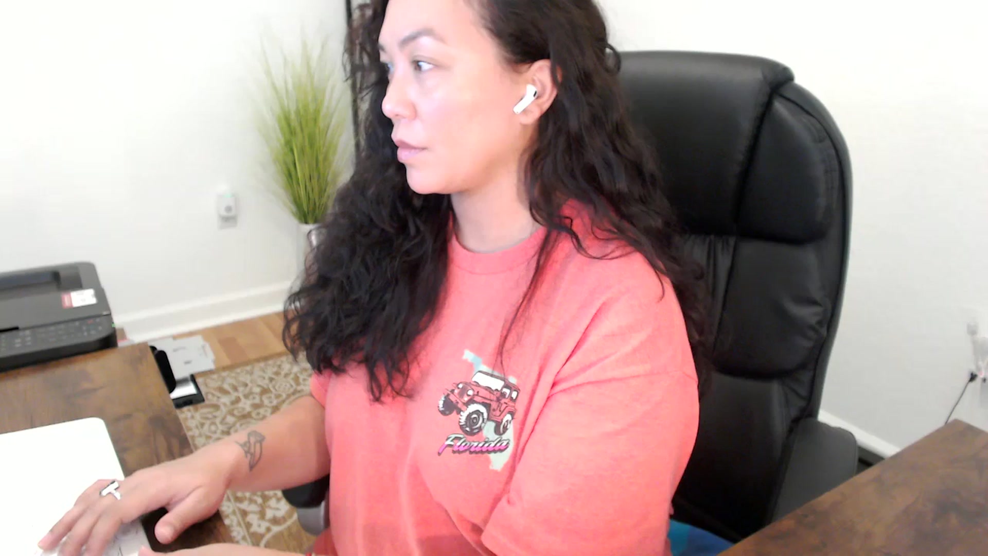 Gallery image thumbnail from MickaylaStar's myfreecams stream on, 11/13/2025, 20:28 image 3 of 20
