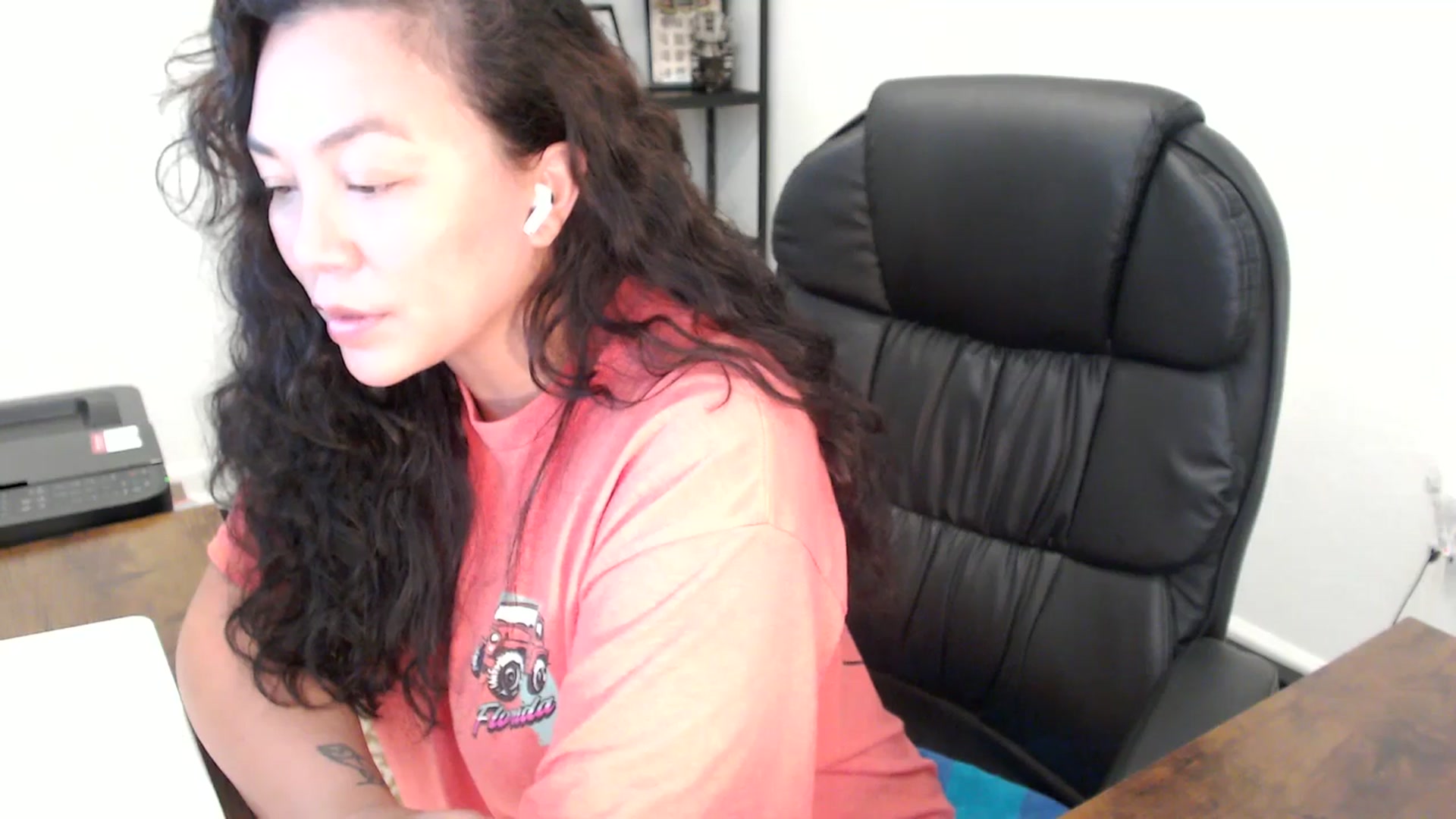 Gallery image thumbnail from MickaylaStar's myfreecams stream on, 11/13/2025, 20:28 image 7 of 20