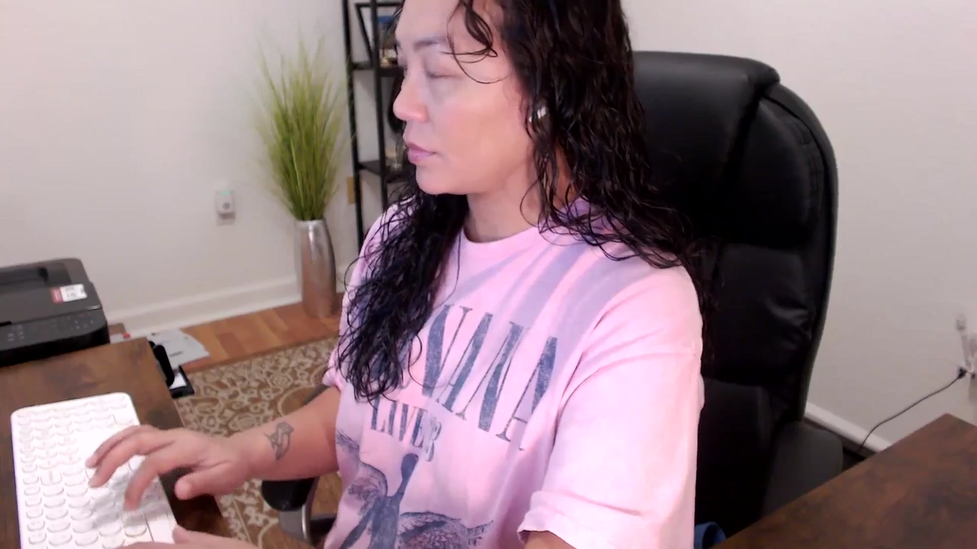 Gallery image thumbnail from MickaylaStar's myfreecams stream on, 11/14/2025, 15:40 image 12 of 20