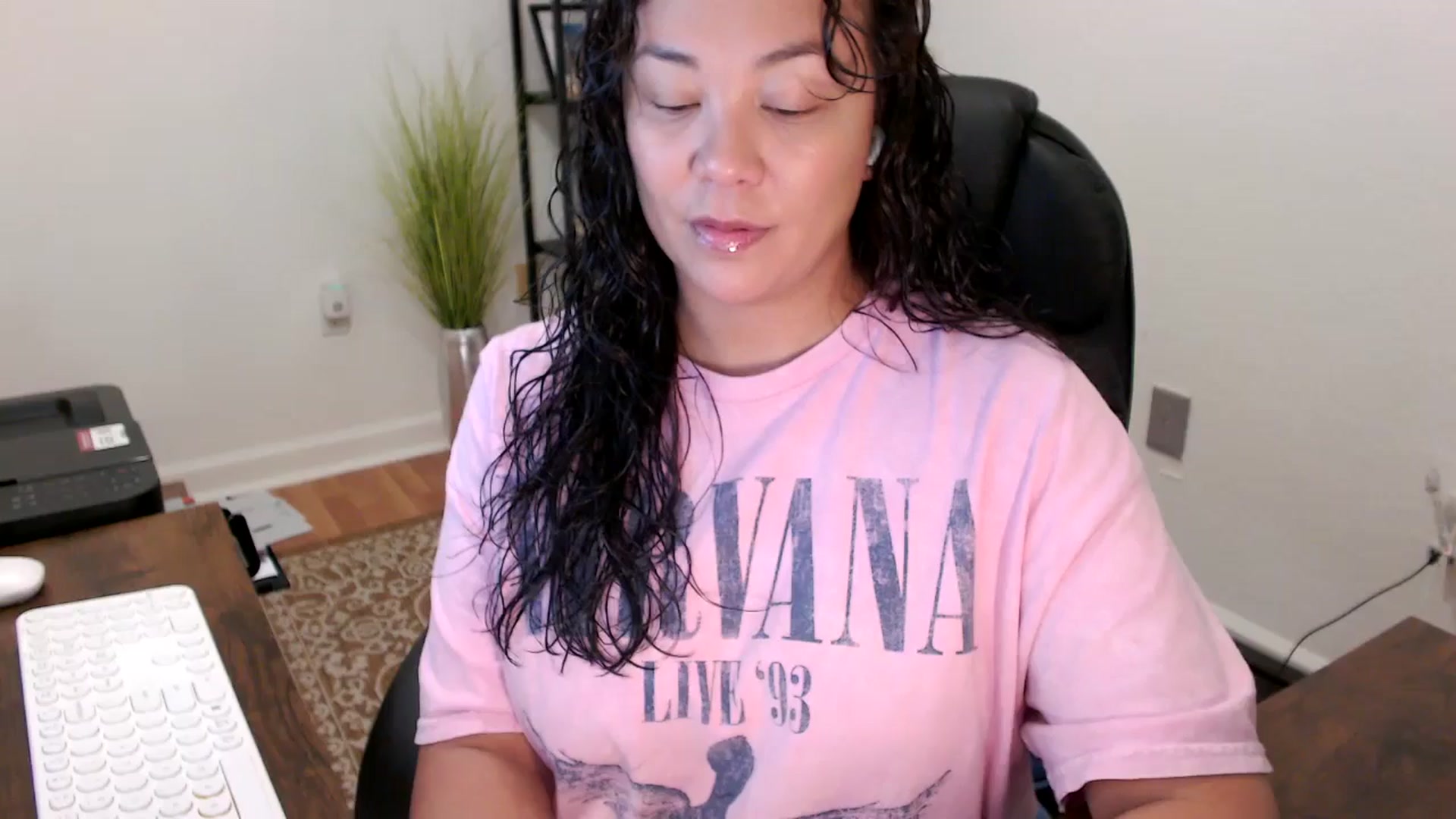 Gallery image thumbnail from MickaylaStar's myfreecams stream on, 11/14/2025, 15:40 image 1 of 20