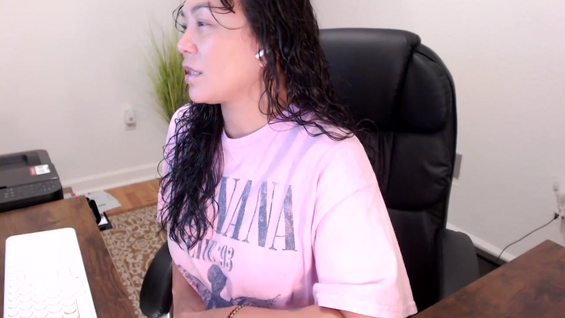 Gallery image thumbnail from MickaylaStar's myfreecams stream on, 11/14/2025, 15:40 image 16 of 20