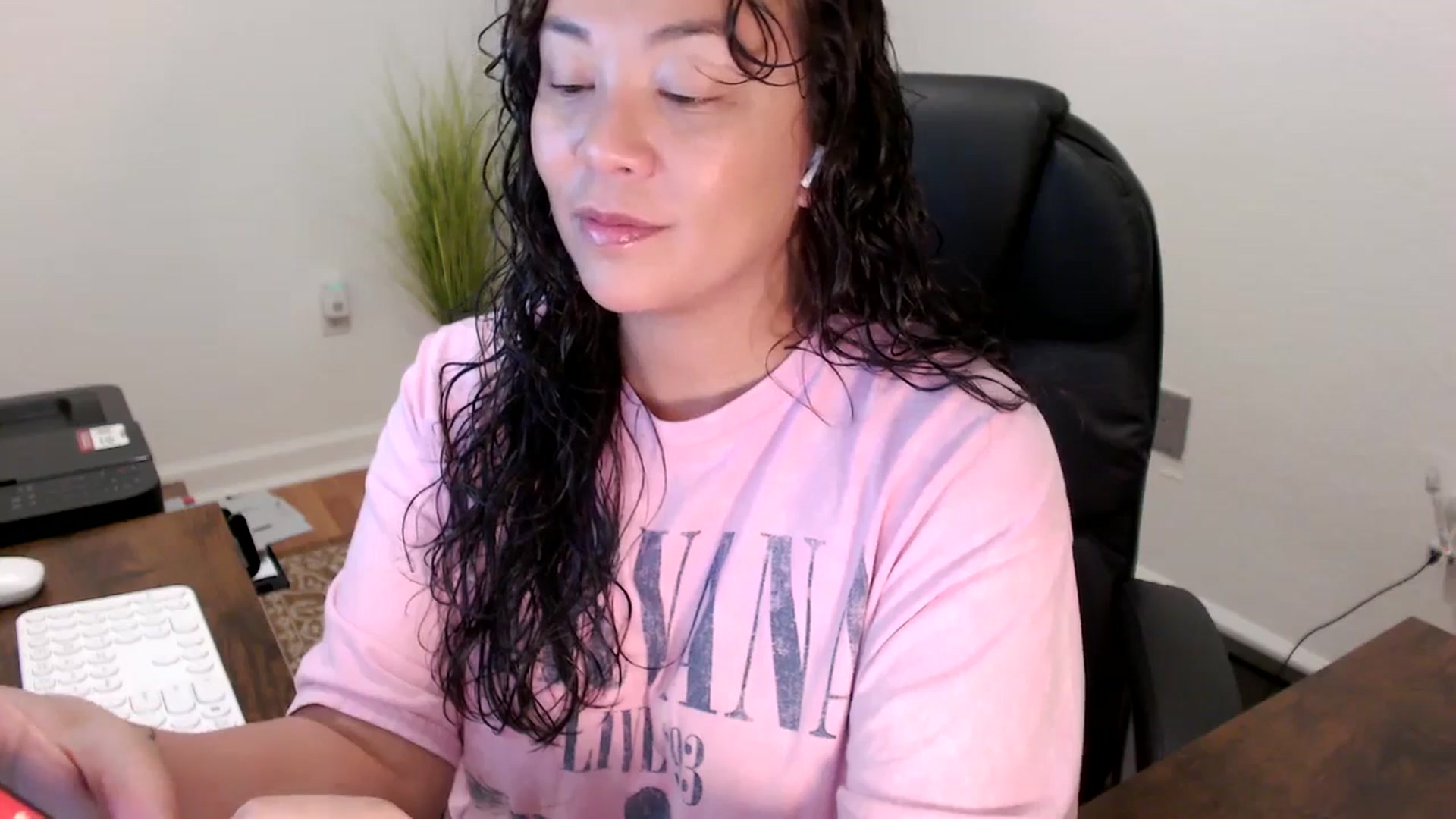 Gallery image thumbnail from MickaylaStar's myfreecams stream on, 11/14/2025, 15:40 image 2 of 20