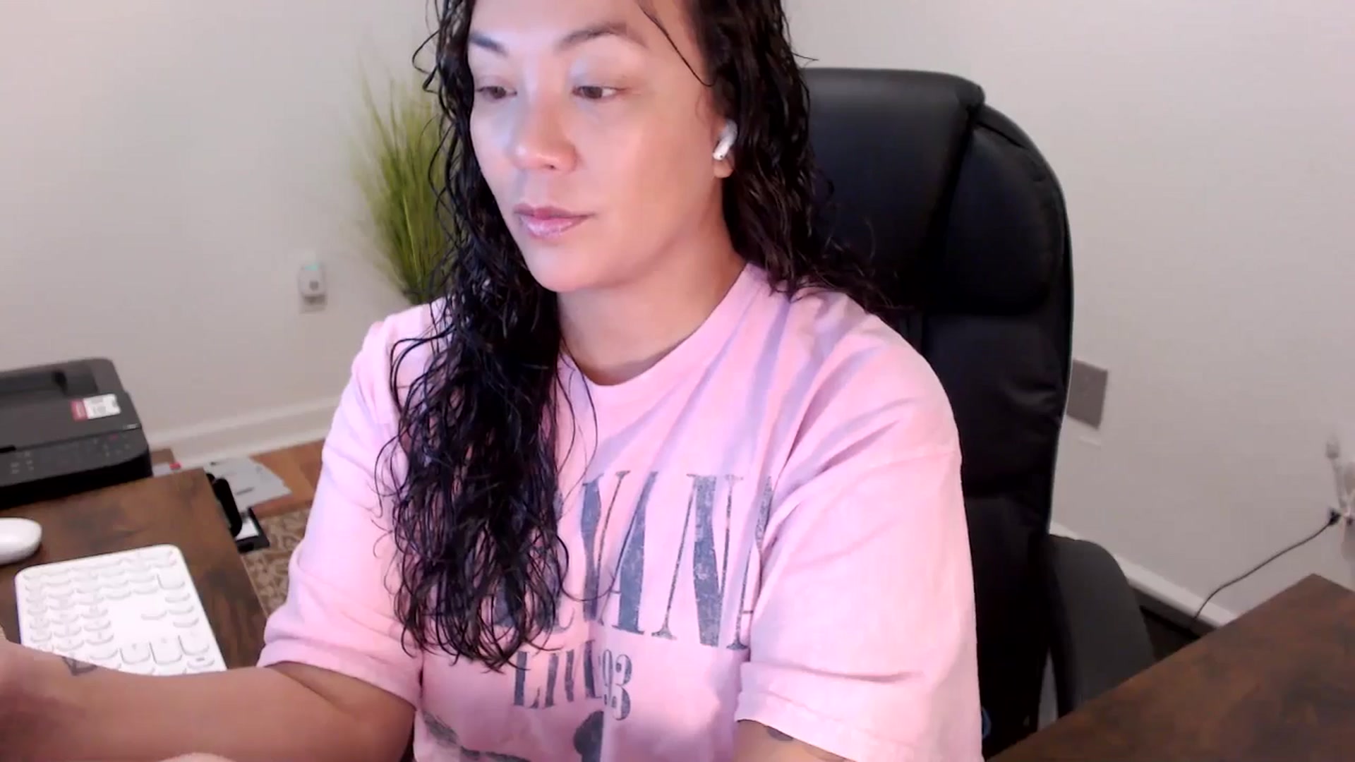 Gallery image thumbnail from MickaylaStar's myfreecams stream on, 11/14/2025, 15:40 image 3 of 20