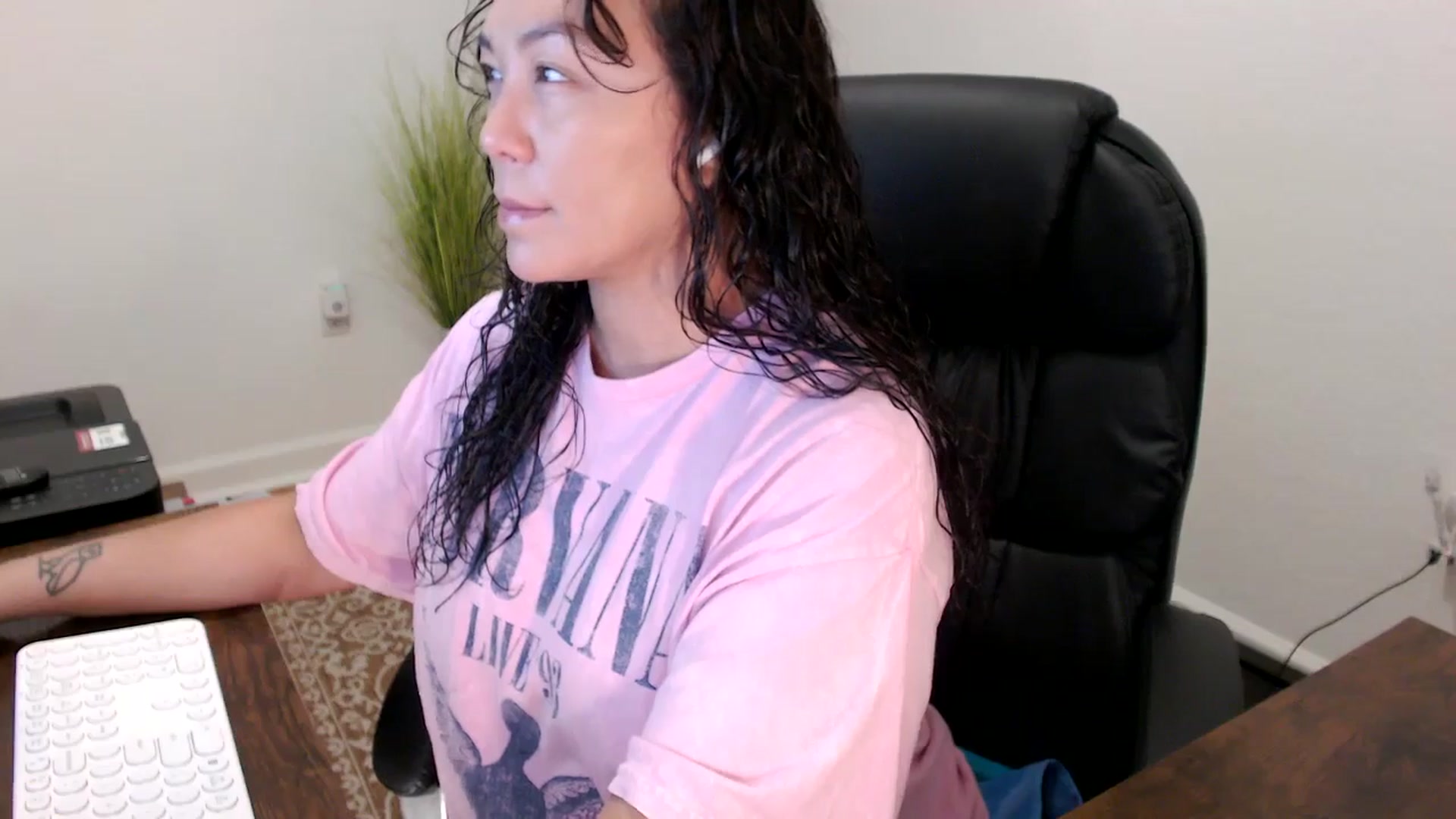 Gallery image thumbnail from MickaylaStar's myfreecams stream on, 11/14/2025, 16:04 image 15 of 20